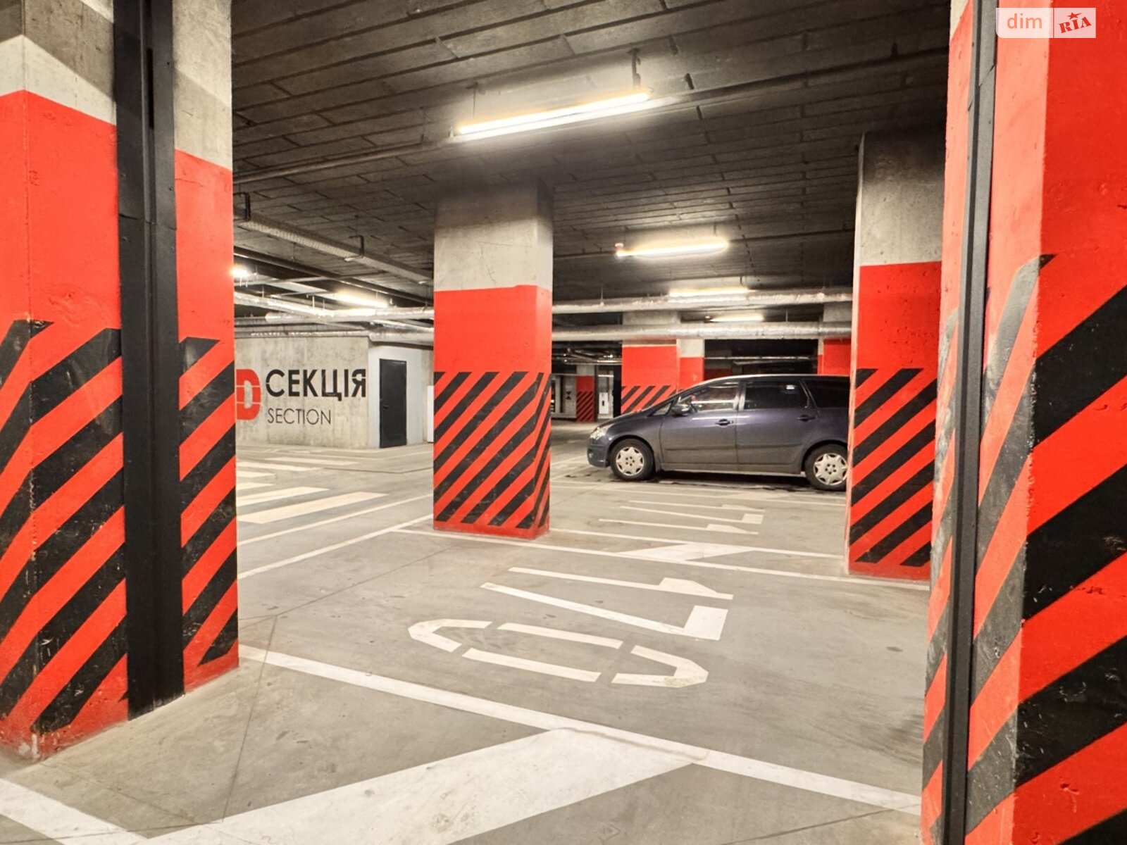 Місце в підземному паркінгу під легкове авто в Львові, площа 18 кв.м. фото 1 Місце в підземному паркінгу під легкове авто в Львові, площа 18 кв.м. фото 1