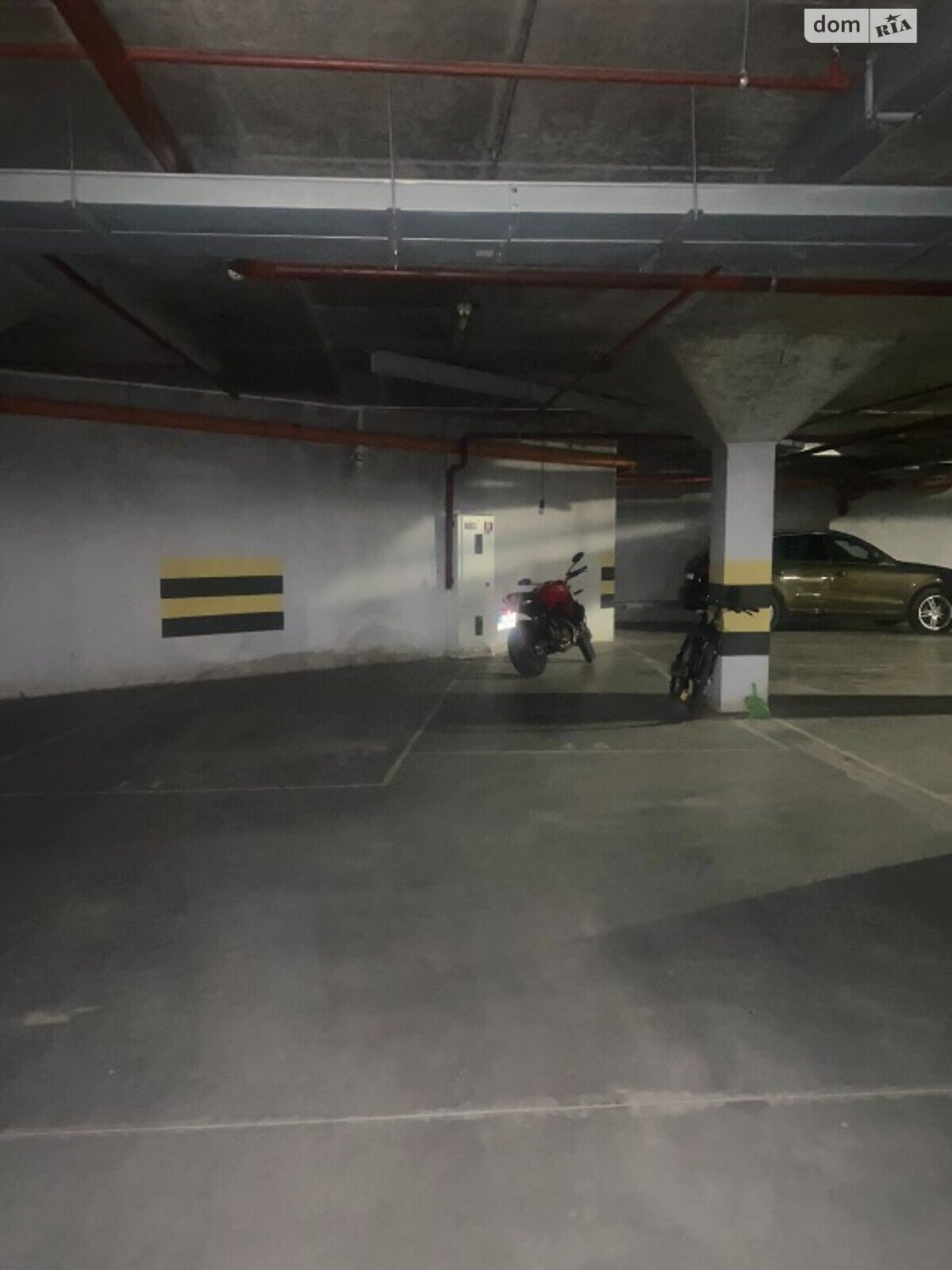 Место в подземном паркинге под легковое авто в Львове, площадь 14 кв.м. фото 1