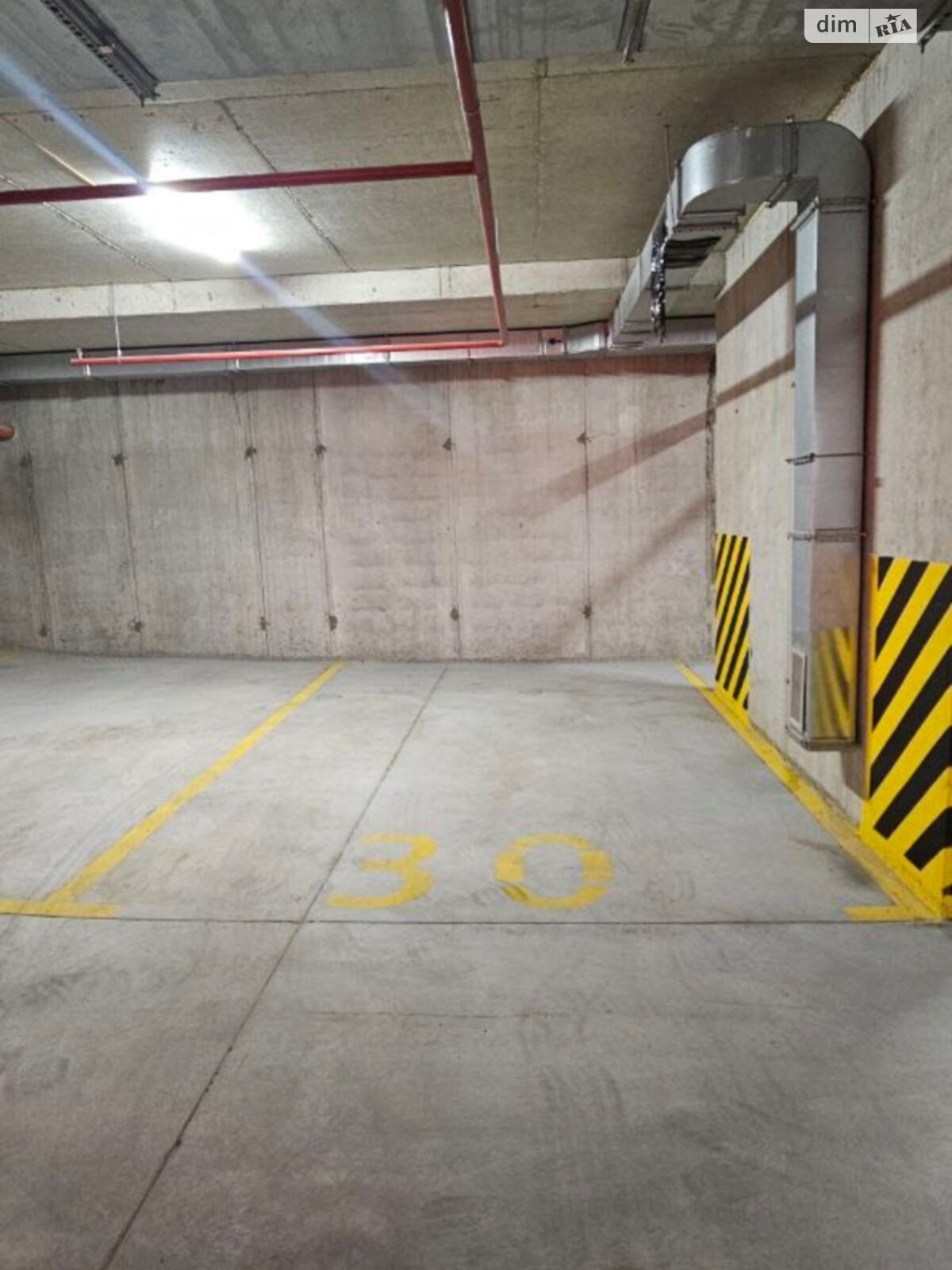 Место в подземном паркинге под легковое авто в Львове, площадь 16 кв.м. фото 1