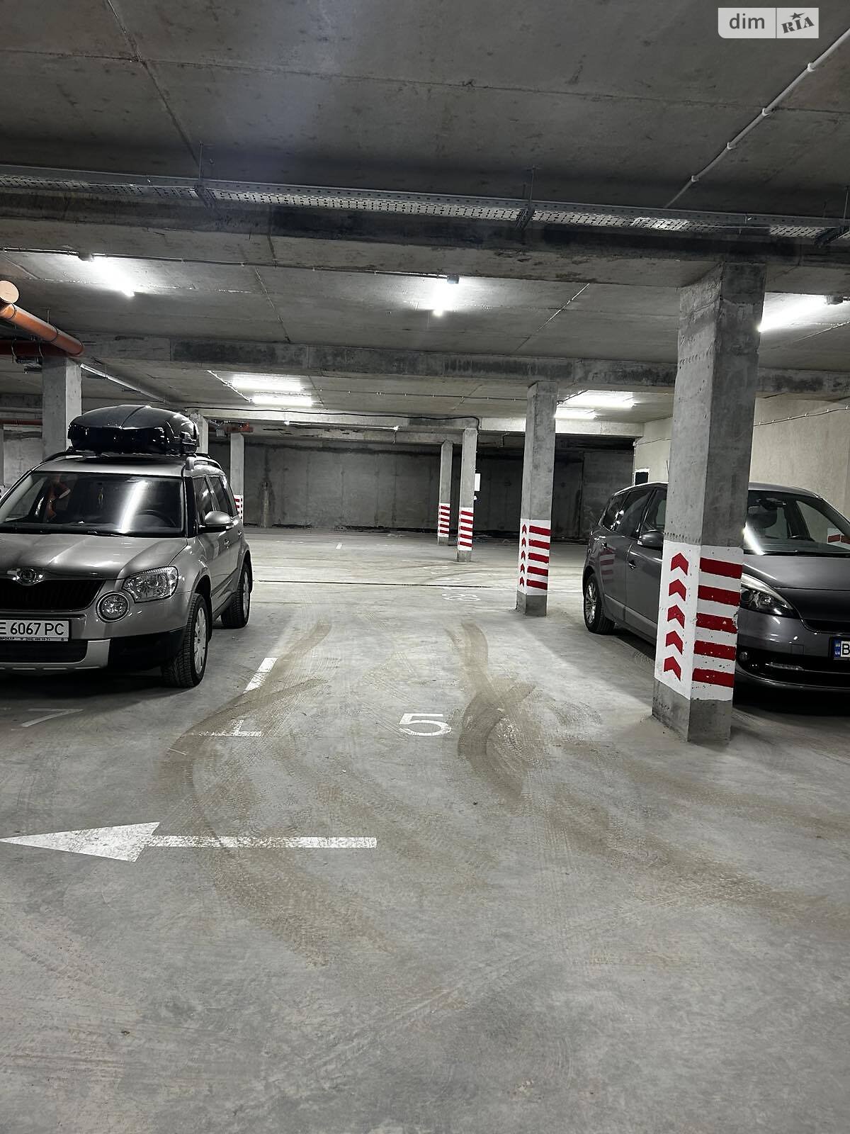 Место в подземном паркинге под легковое авто в Львове, площадь 14 кв.м. фото 1