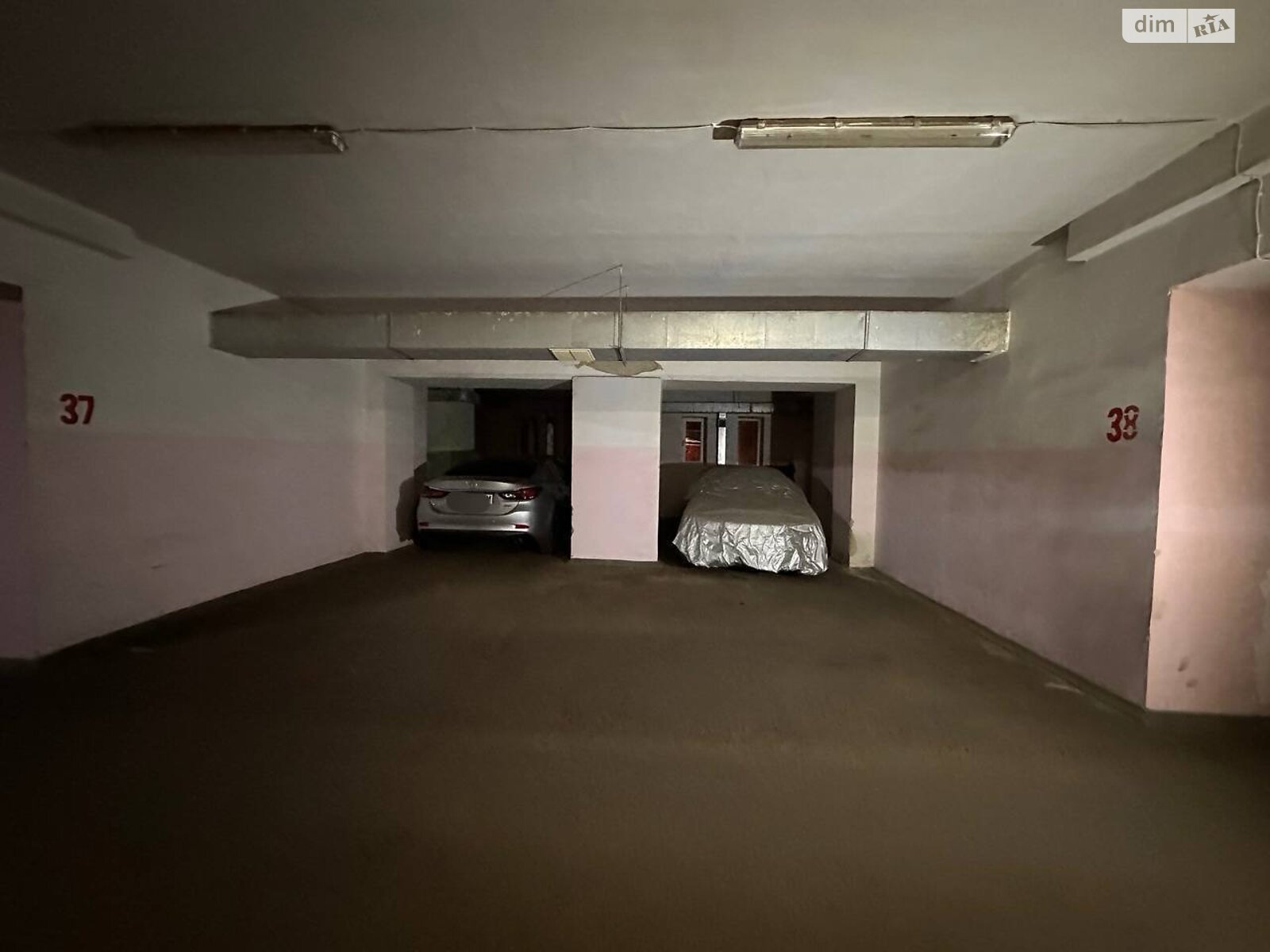 Місце в підземному паркінгу під легкове авто в Одесі, площа 18 кв.м. фото 1 Місце в підземному паркінгу під легкове авто в Одесі, площа 18 кв.м. фото 1