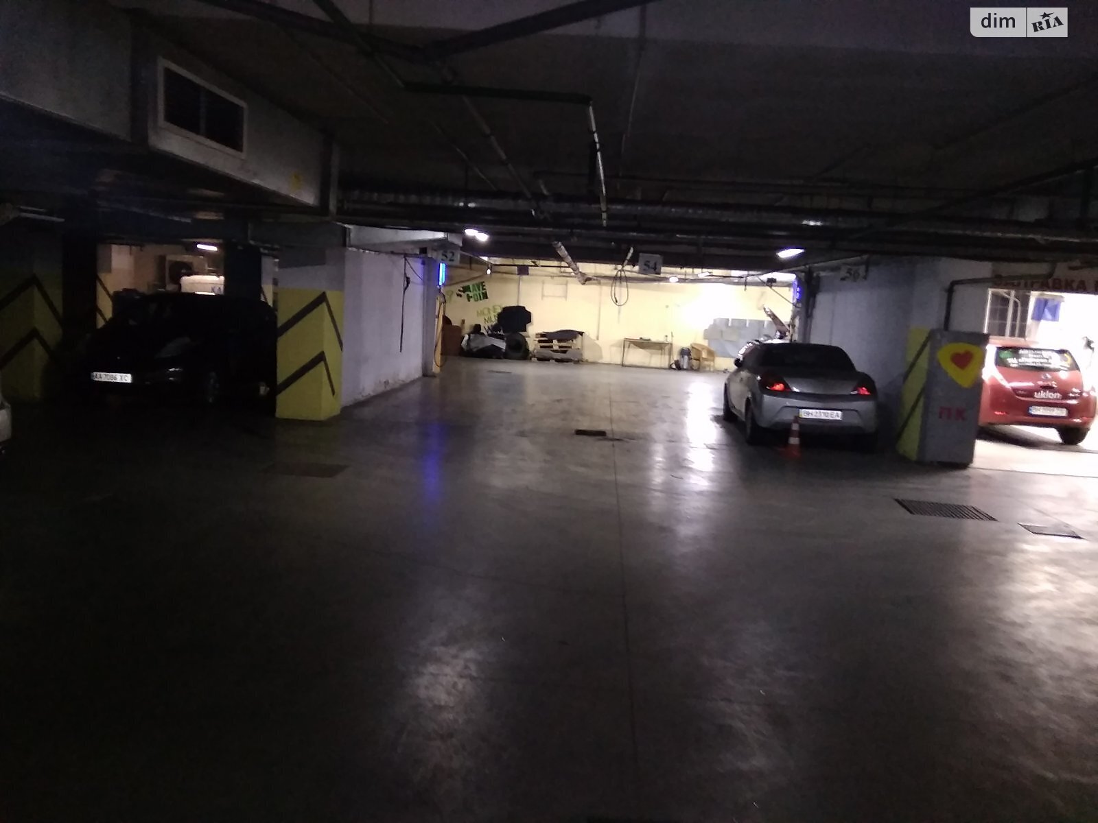Место в подземном паркинге под легковое авто в Одессе, площадь 12.5 кв.м. фото 1