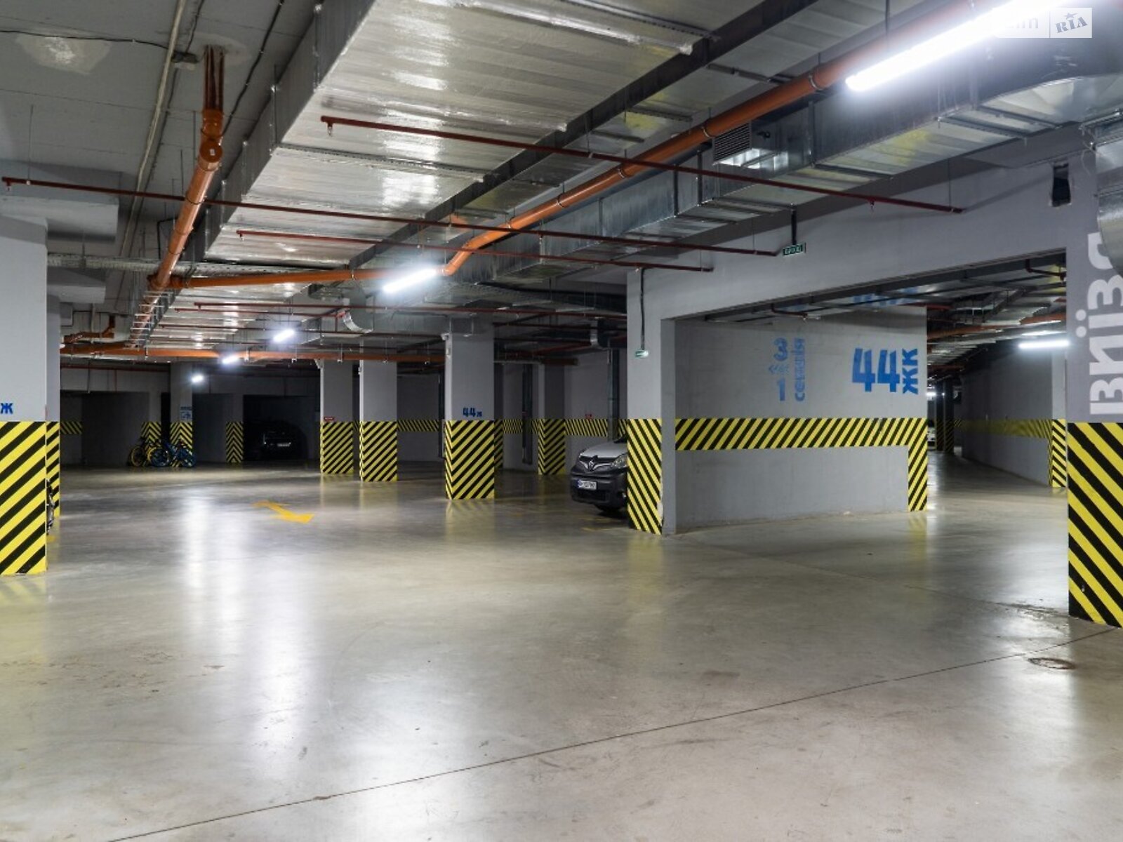 Место в подземном паркинге под легковое авто в Одессе, площадь 14 кв.м. фото 1