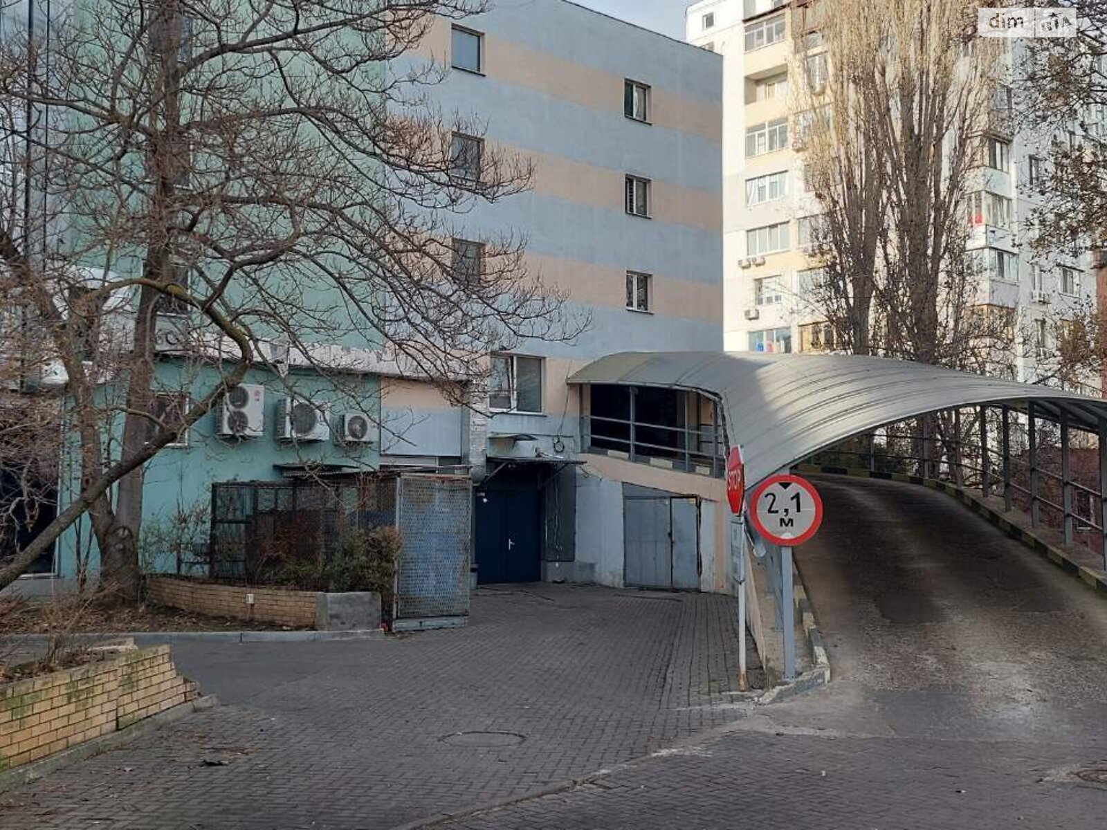 Место в подземном паркинге под легковое авто в Одессе, площадь 15 кв.м. фото 1 Место в подземном паркинге под легковое авто в Одессе, площадь 15 кв.м. фото 1