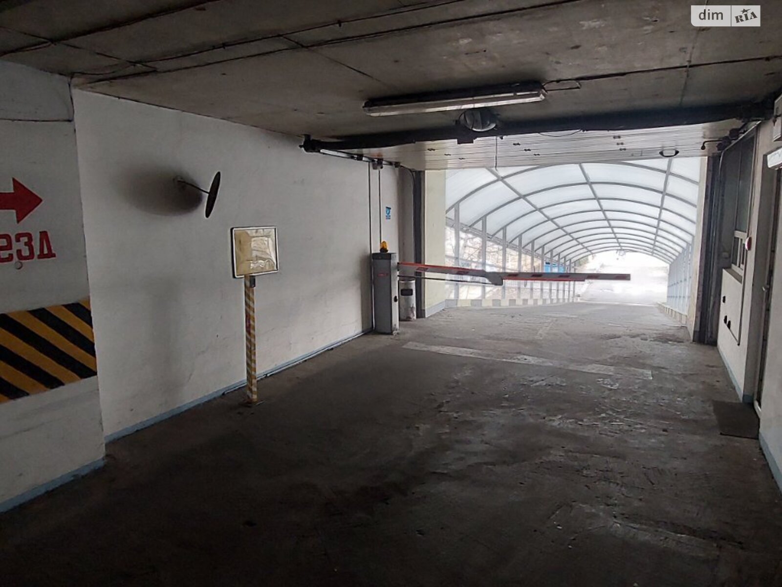 Место в подземном паркинге под легковое авто в Одессе, площадь 15 кв.м. фото 1 Место в подземном паркинге под легковое авто в Одессе, площадь 15 кв.м. фото 1
