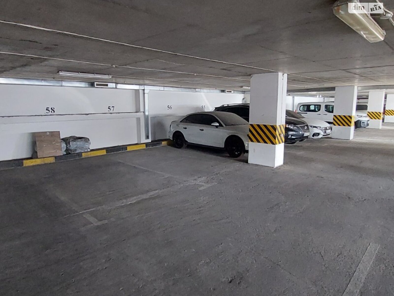 Место в подземном паркинге под легковое авто в Одессе, площадь 15 кв.м. фото 1 Место в подземном паркинге под легковое авто в Одессе, площадь 15 кв.м. фото 1