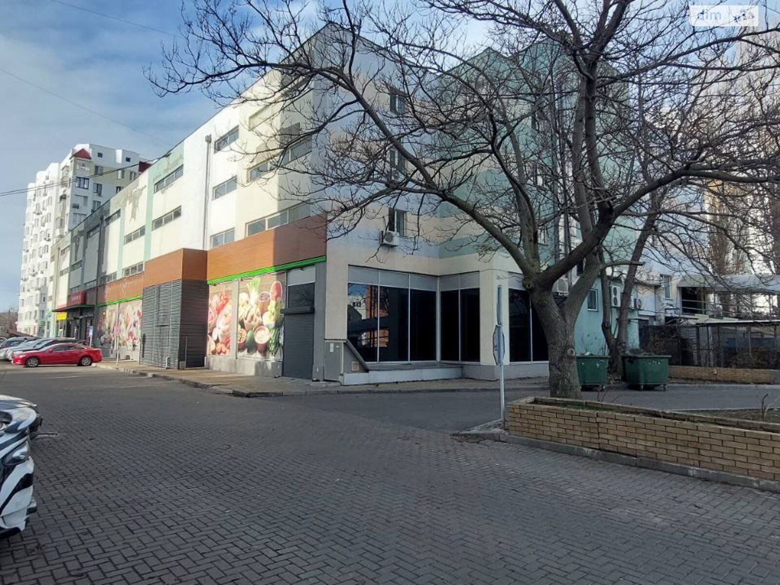 Место в подземном паркинге под легковое авто в Одессе, площадь 15 кв.м. фото 1 Место в подземном паркинге под легковое авто в Одессе, площадь 15 кв.м. фото 1