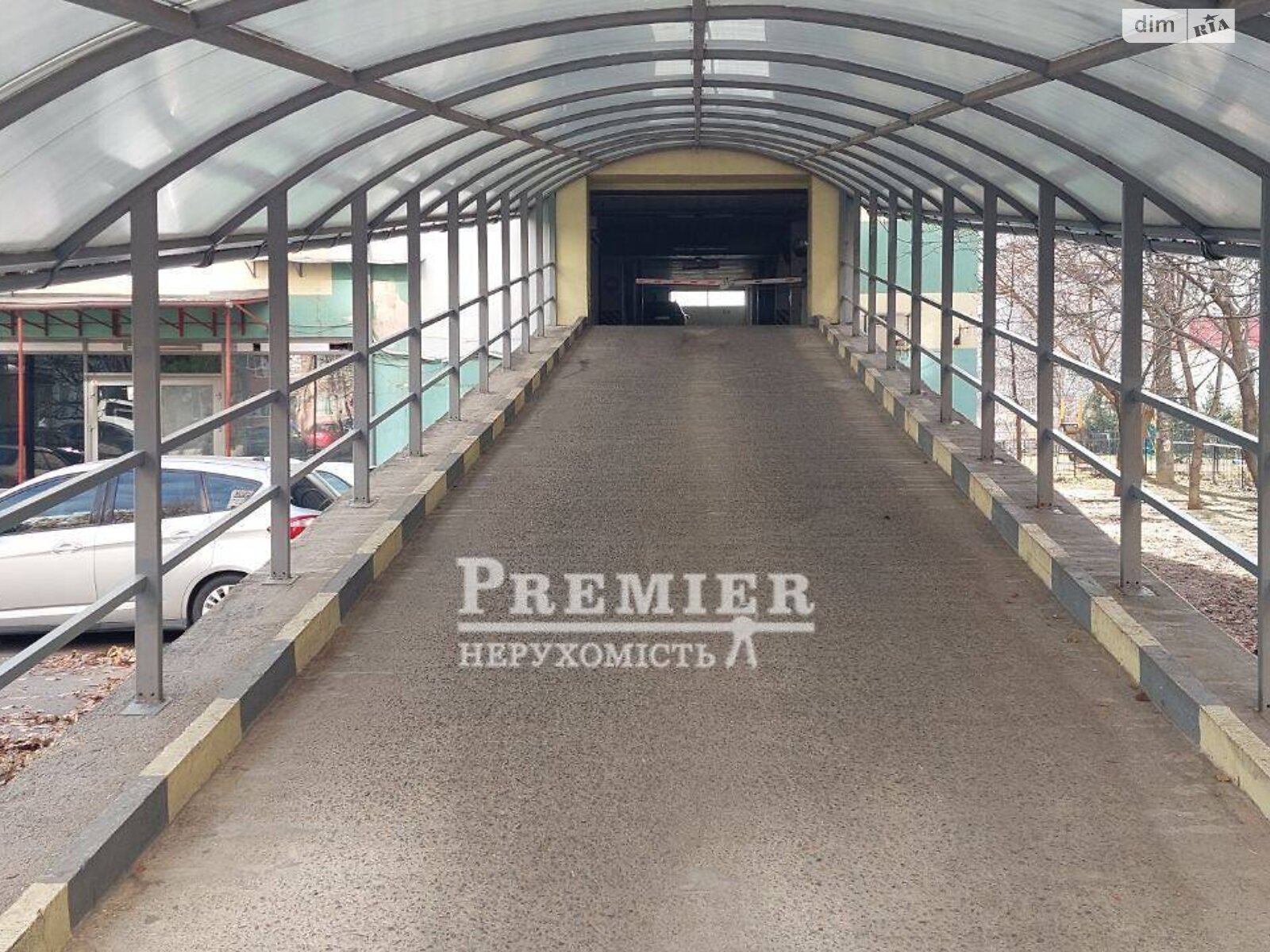 Место в подземном паркинге под легковое авто в Одессе, площадь 15 кв.м. фото 1 Место в подземном паркинге под легковое авто в Одессе, площадь 15 кв.м. фото 1