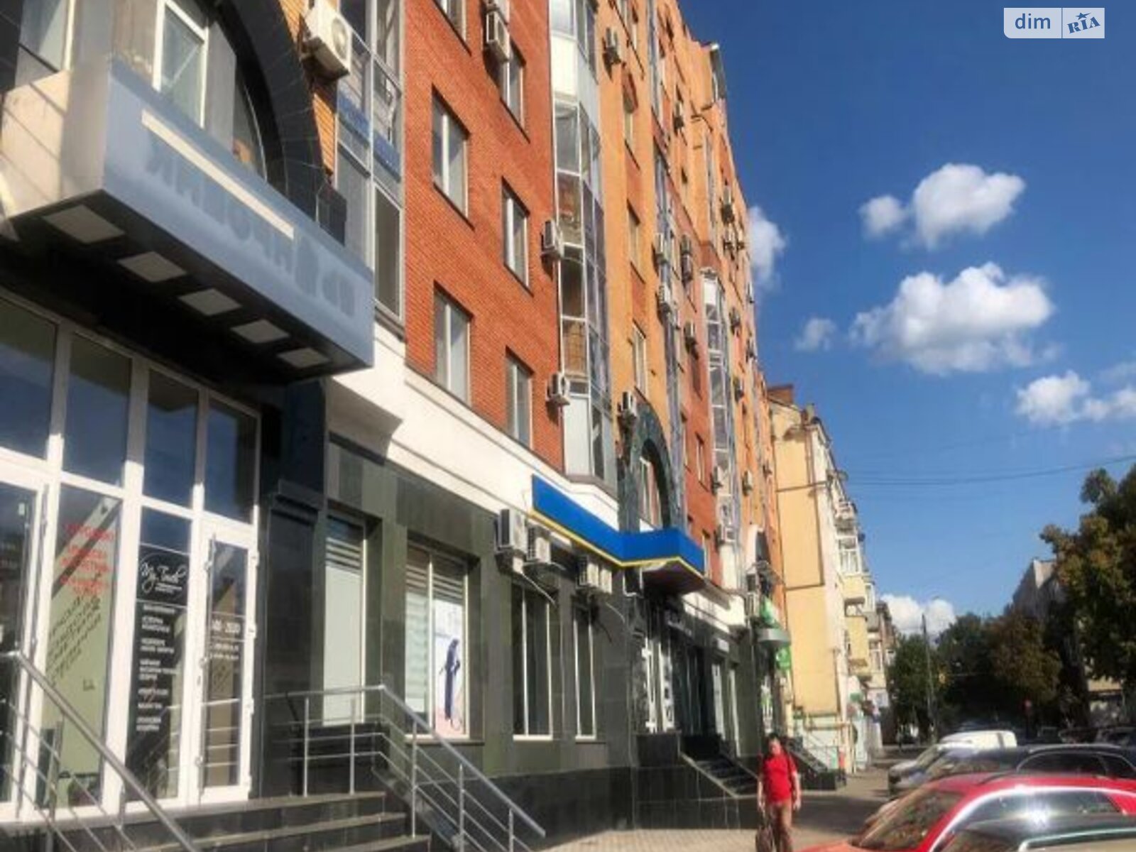 Місце в підземному паркінгу під легкове авто в Полтаві, площа 20 кв.м. фото 1 Місце в підземному паркінгу під легкове авто в Полтаві, площа 20 кв.м. фото 1