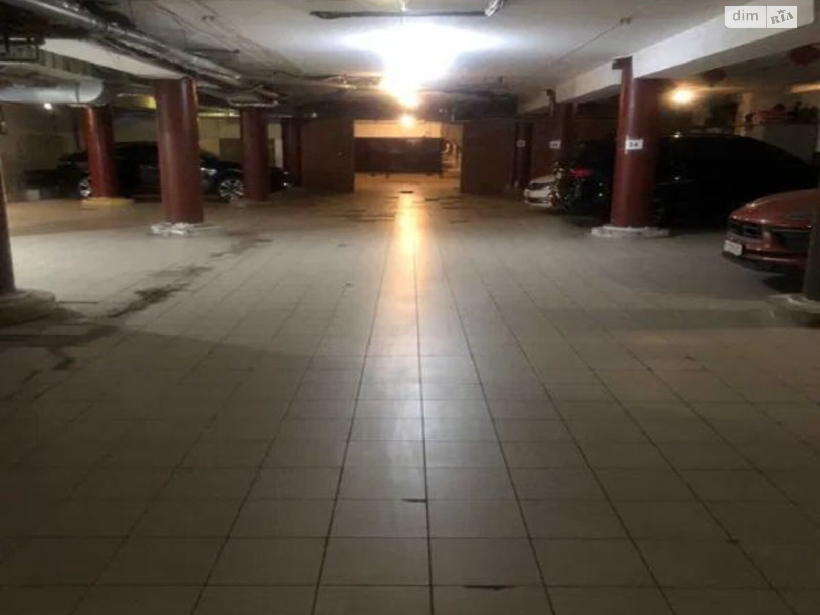 Місце в підземному паркінгу під легкове авто в Полтаві, площа 20 кв.м. фото 1 Місце в підземному паркінгу під легкове авто в Полтаві, площа 20 кв.м. фото 1