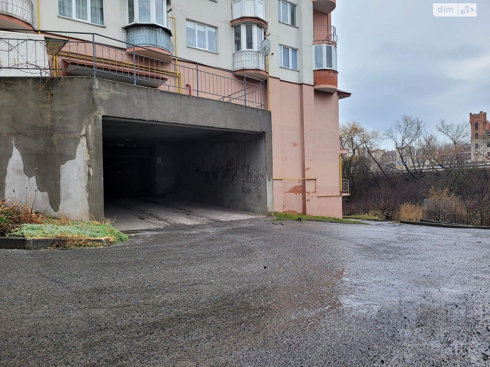 Место в подземном паркинге под легковое авто в Тернополе, площадь 18 кв.м. фото 1