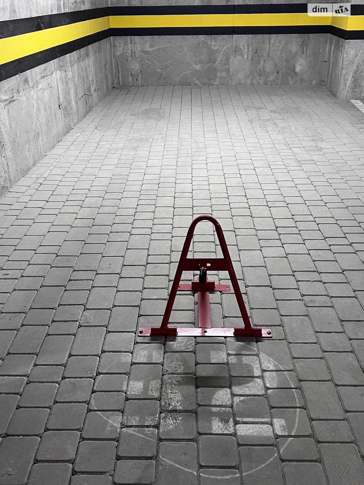 Место в подземном паркинге под легковое авто в Виннице, площадь 15 кв.м. фото 1 Место в подземном паркинге под легковое авто в Виннице, площадь 15 кв.м. фото 1