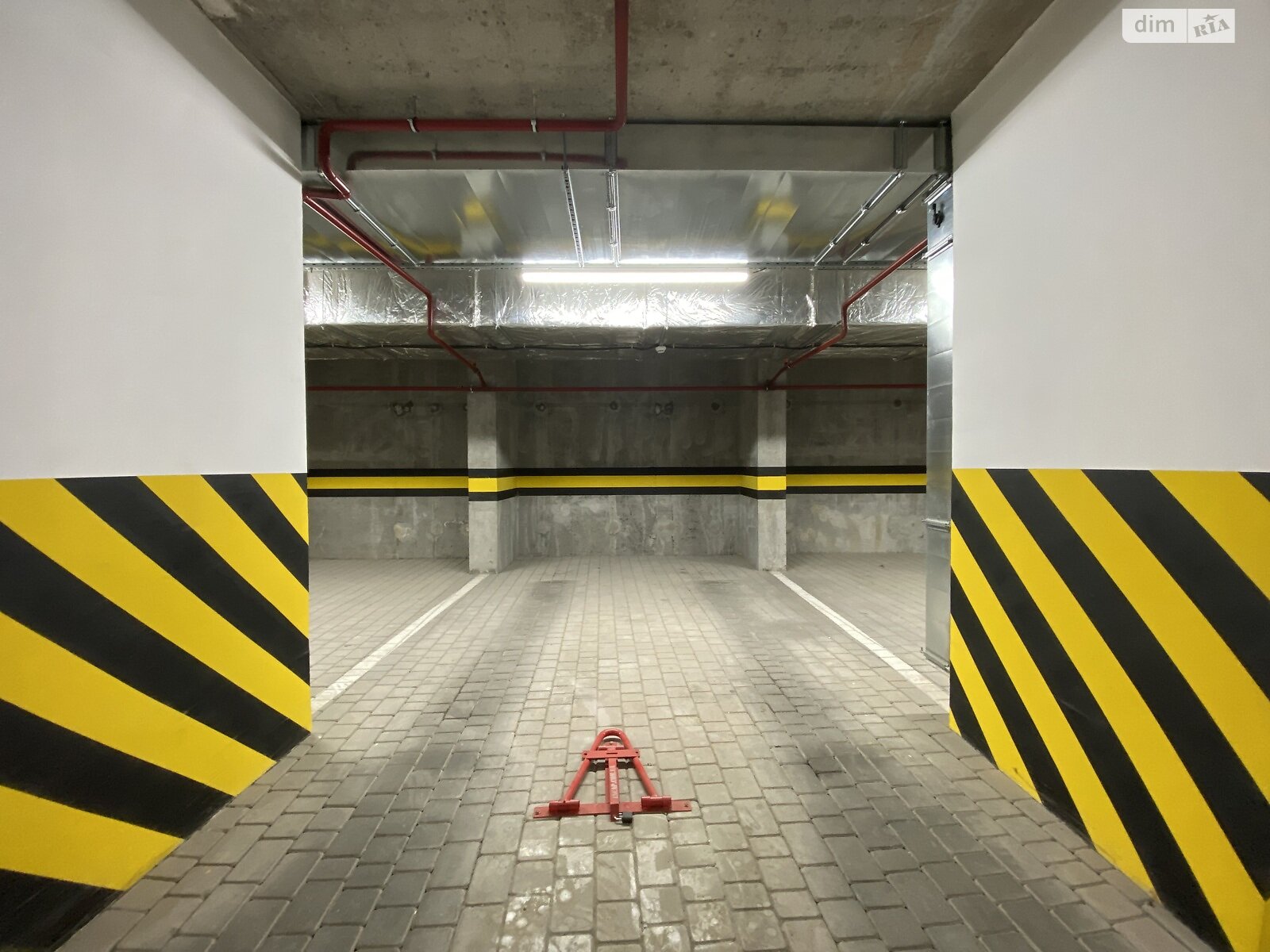 Место в подземном паркинге под легковое авто в Виннице, площадь 13 кв.м. фото 1 Место в подземном паркинге под легковое авто в Виннице, площадь 13 кв.м. фото 1