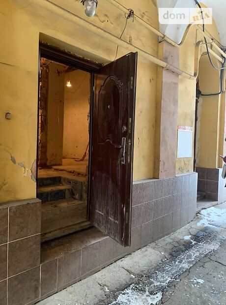 Коммерческое помещение в Черновцах, продажа по Главная улица 96, район Центр, цена: 22 000 долларов за объект фото 1 Коммерческое помещение в Черновцах, продажа по Главная улица 96, район Центр, цена: 22 000 долларов за объект фото 1