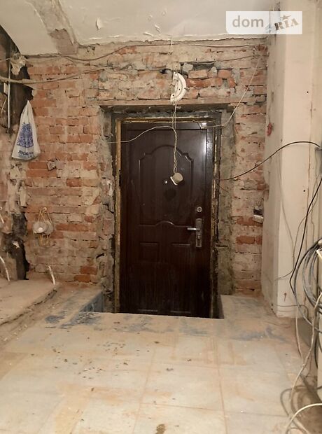 Коммерческое помещение в Черновцах, продажа по Главная улица 96, район Центр, цена: 22 000 долларов за объект фото 1 Коммерческое помещение в Черновцах, продажа по Главная улица 96, район Центр, цена: 22 000 долларов за объект фото 1