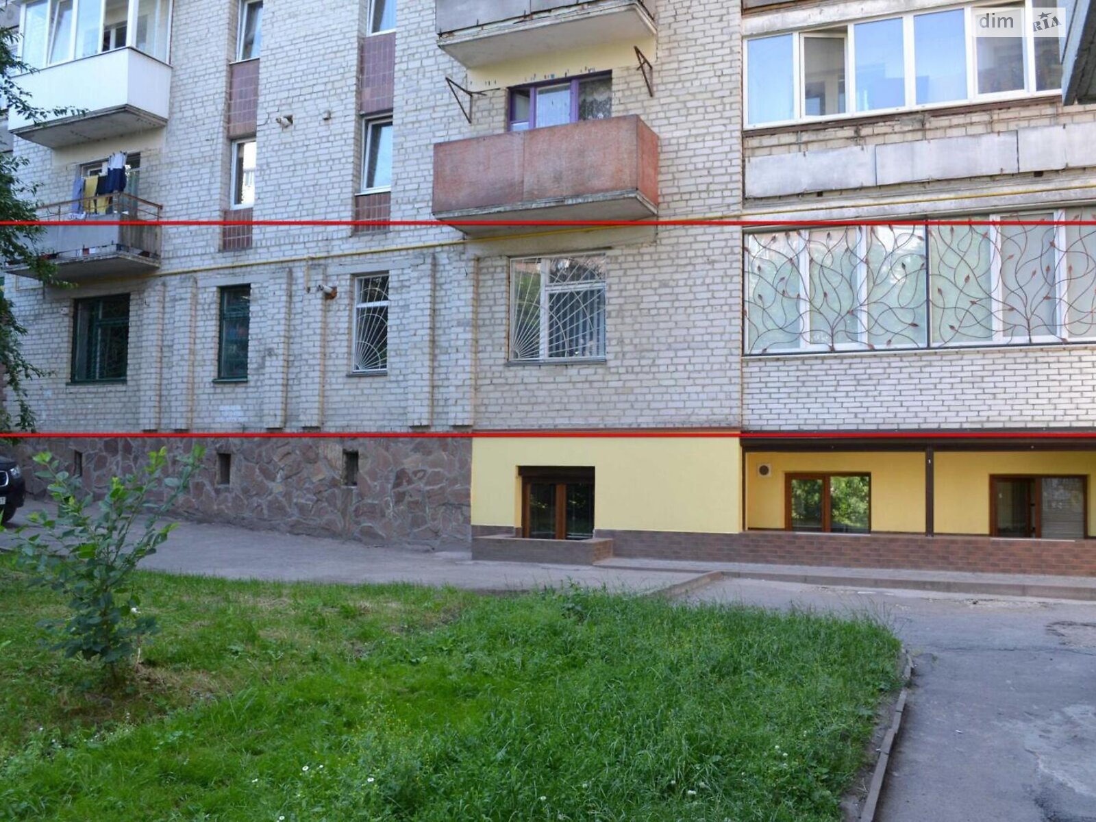 Комерційне приміщення в Тернополі, продаж по 15-го Квітня вулиця, район Бам, ціна: 300 000 доларів за об’єкт фото 1 Комерційне приміщення в Тернополі, продаж по 15-го Квітня вулиця, район Бам, ціна: 300 000 доларів за об’єкт фото 1