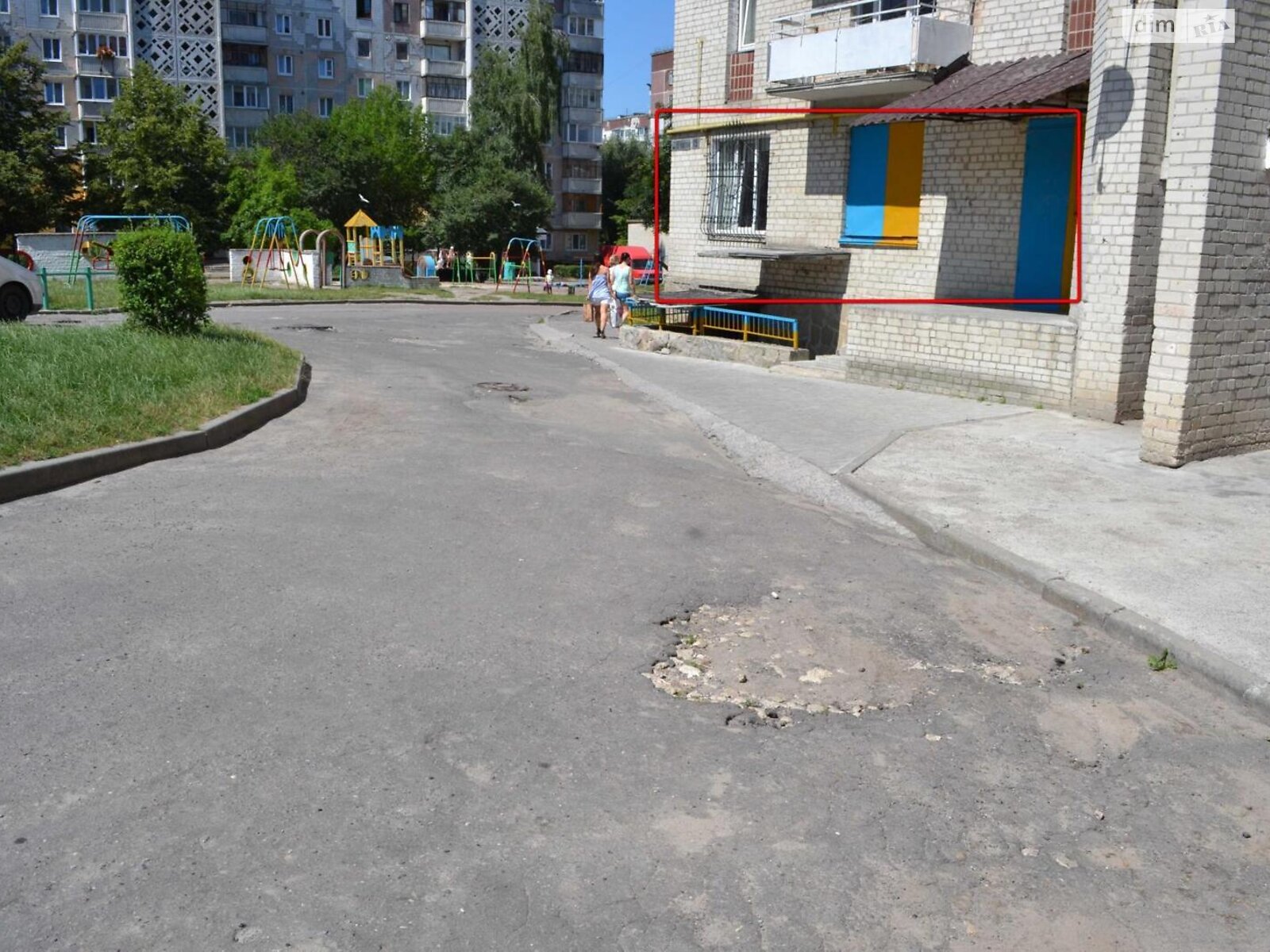 Комерційне приміщення в Тернополі, продаж по 15-го Квітня вулиця, район Бам, ціна: 300 000 доларів за об’єкт фото 1 Комерційне приміщення в Тернополі, продаж по 15-го Квітня вулиця, район Бам, ціна: 300 000 доларів за об’єкт фото 1