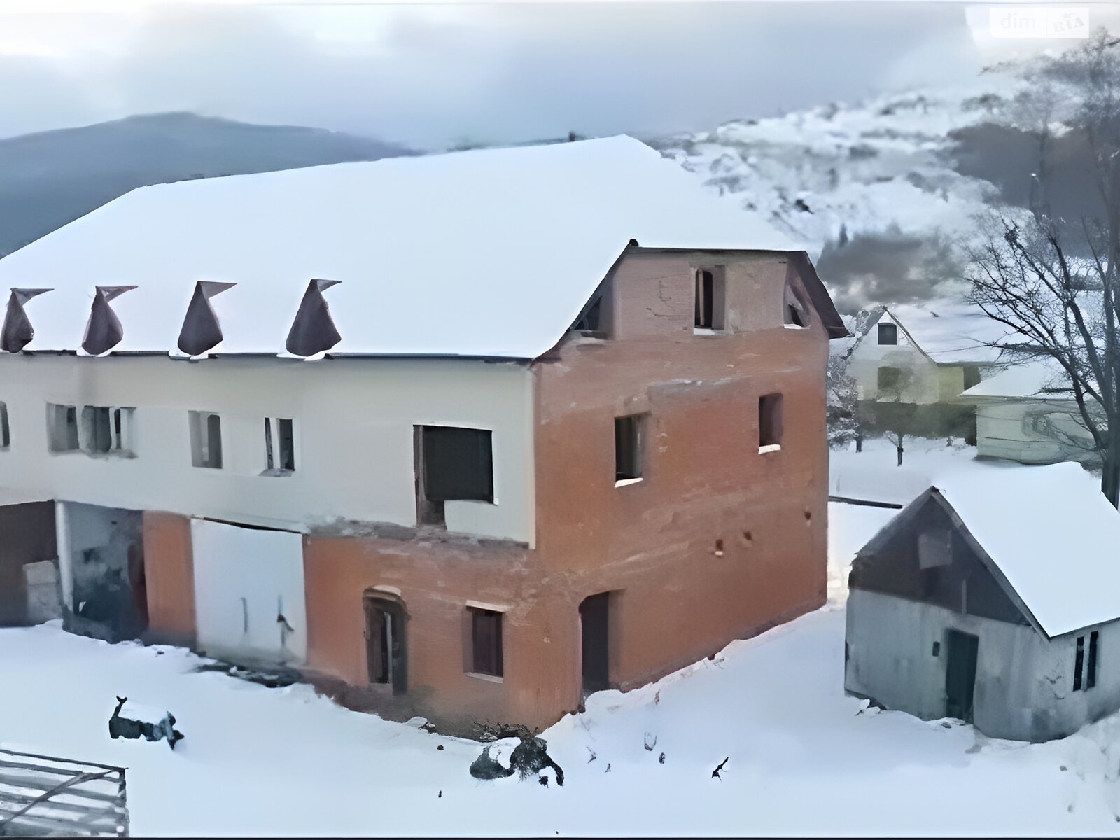 Коммерческое помещение в Яремче, продажа по Кобилянської 5, район Яремче, цена: 250 000 долларов за объект фото 1 Коммерческое помещение в Яремче, продажа по Кобилянської 5, район Яремче, цена: 250 000 долларов за объект фото 1