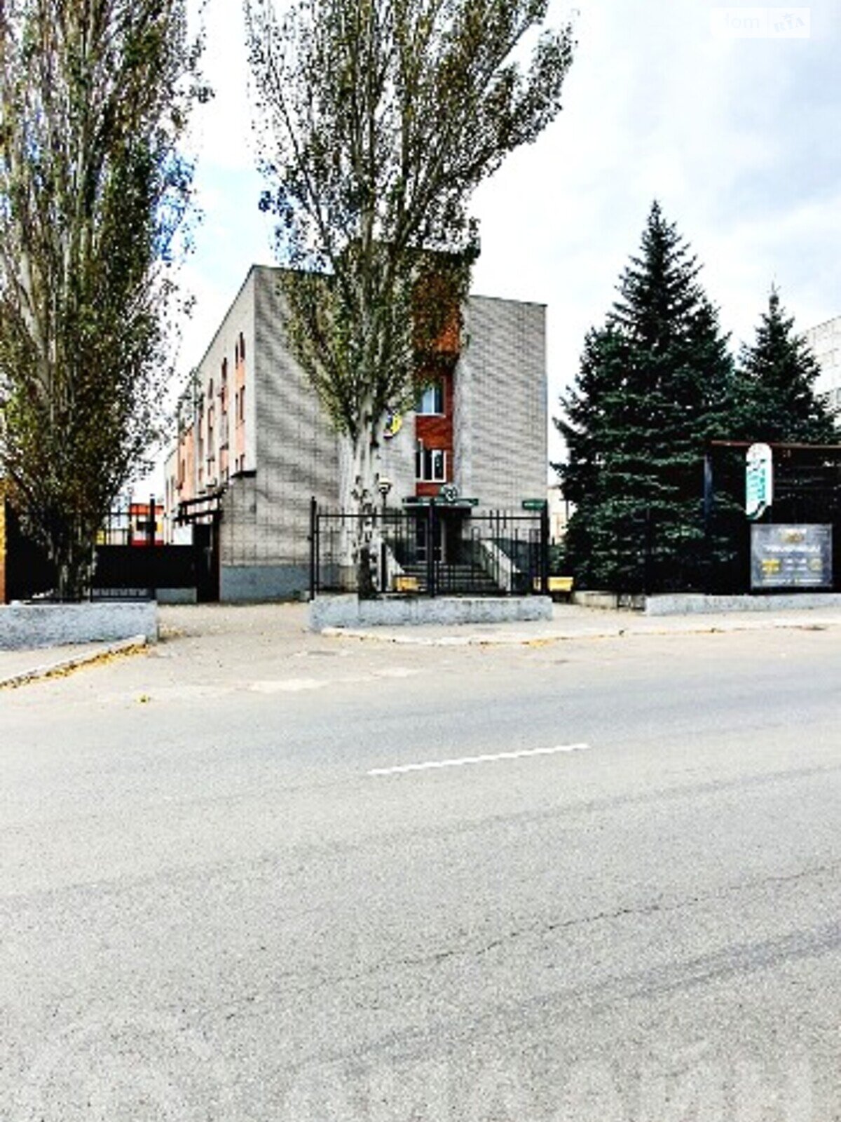 Коммерческое помещение в Запорожье, продажа по Василия Сергиенко улица 5Б, район 5-й Хортицкий, цена: 250 000 долларов за объект фото 1 Коммерческое помещение в Запорожье, продажа по Василия Сергиенко улица 5Б, район 5-й Хортицкий, цена: 250 000 долларов за объект фото 1