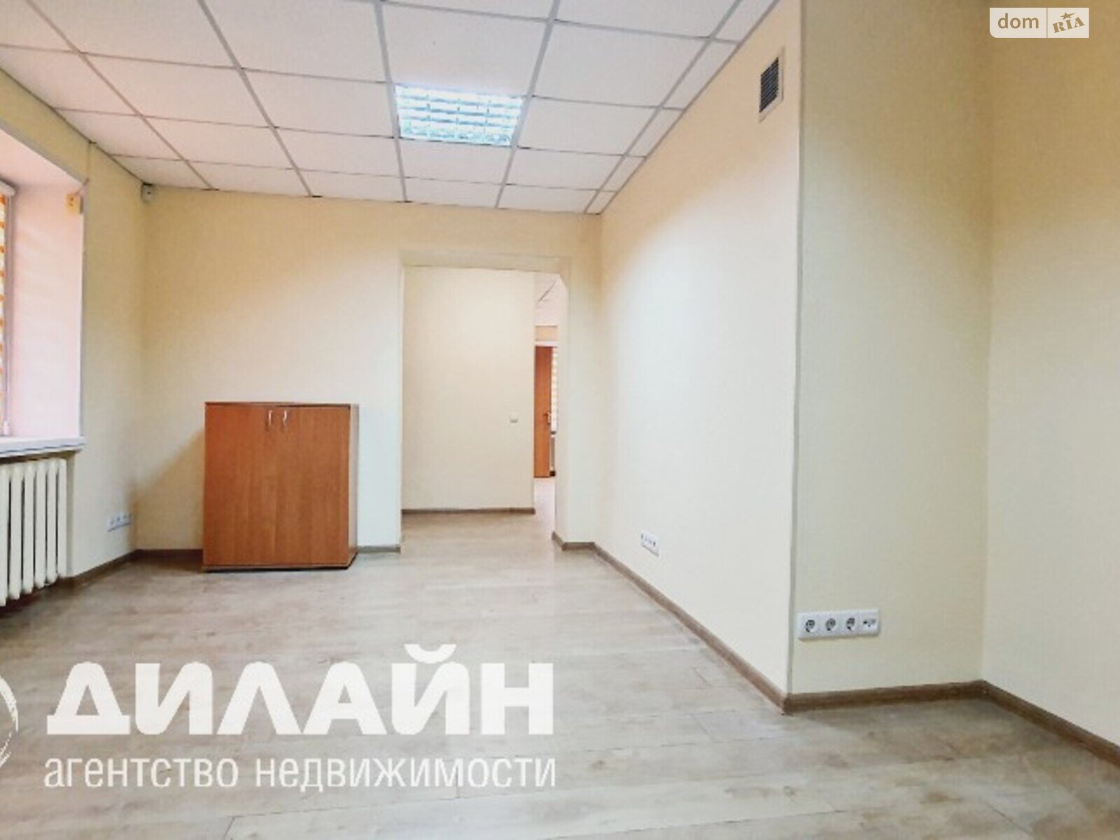 Коммерческое помещение в Запорожье, продажа по Центральный бульвар 19Б, район Вознесеновский (Орджоникидзевский), цена: 25 000 долларов за объект фото 1 Коммерческое помещение в Запорожье, продажа по Центральный бульвар 19Б, район Вознесеновский (Орджоникидзевский), цена: 25 000 долларов за объект фото 1