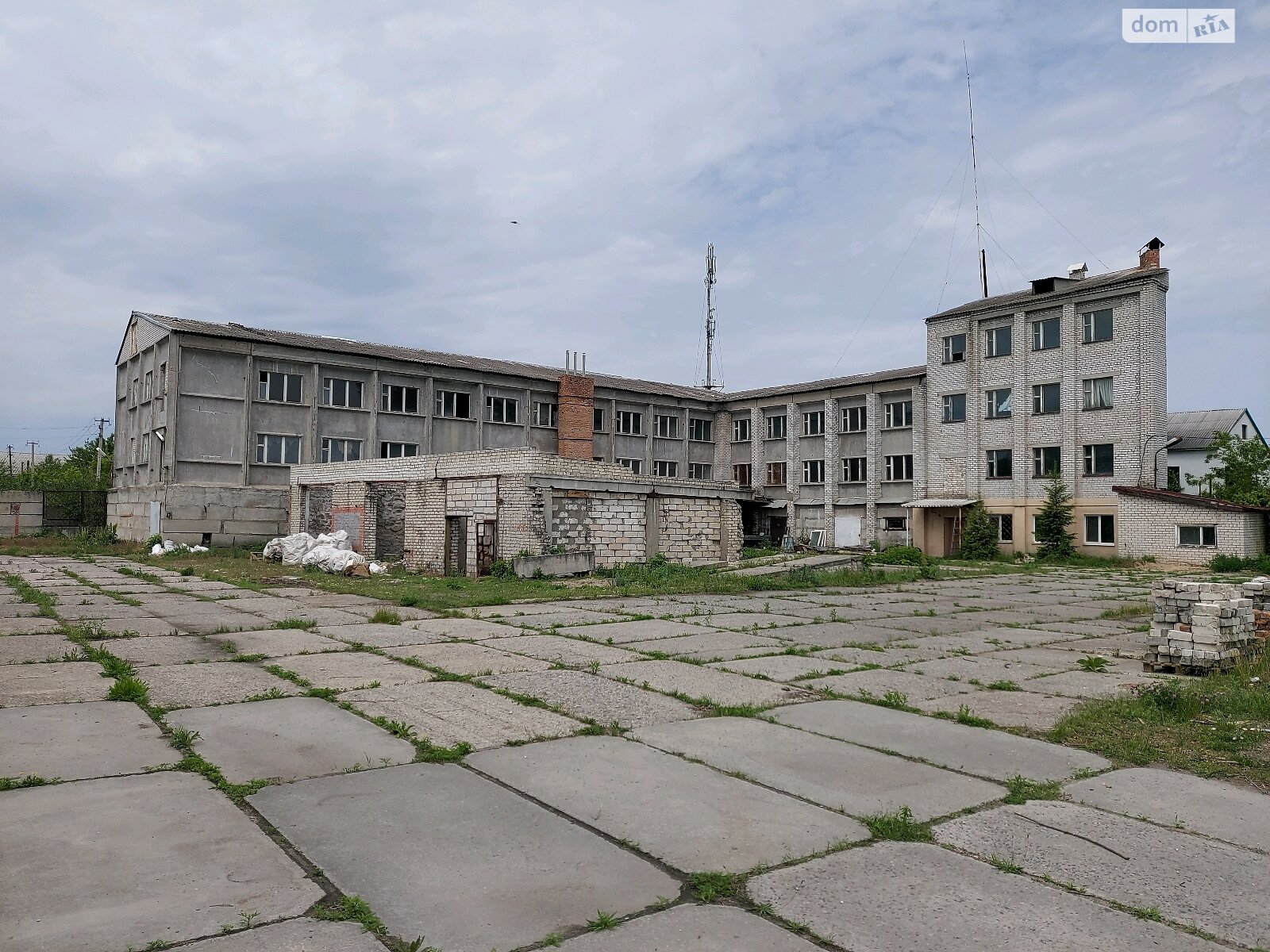 Коммерческое помещение в Светловодске, продажа по Комсомольская, район Светловодск, цена: 100 000 долларов за объект фото 1