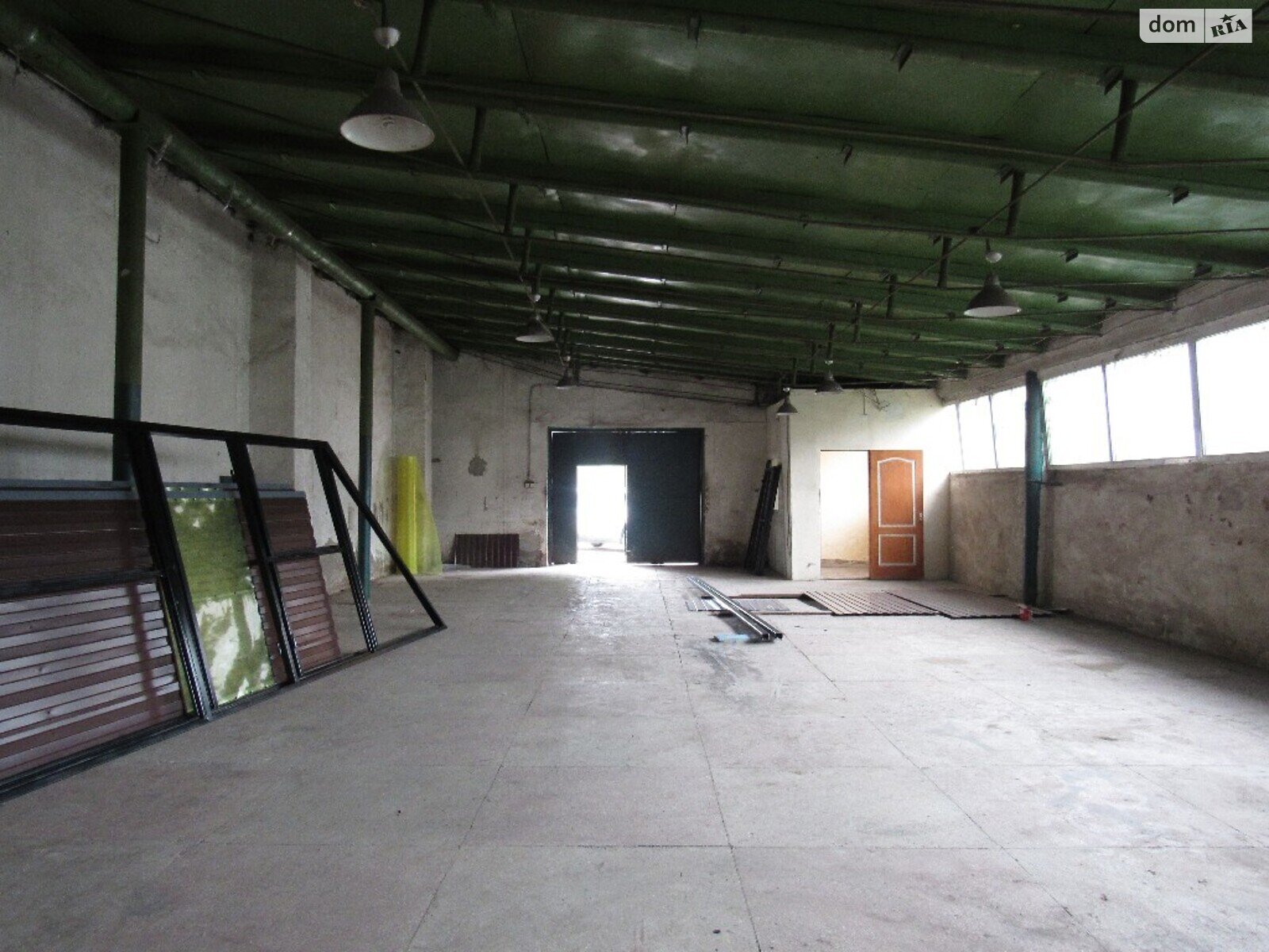 Комерційне приміщення в Калинівці, продаж по Независимости площадь, район Калинівка, ціна: 300 000 долларів за об’єкт фото 1