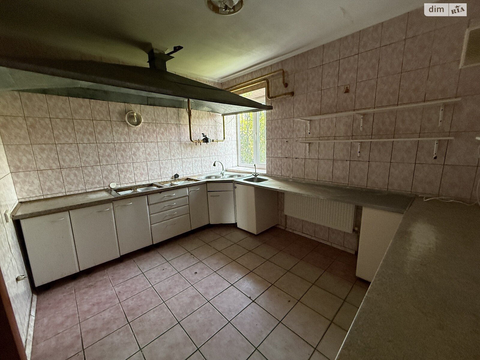 Спеціальне приміщення в Дубіївці, Богдана Хмельницького вулиця, ціна продажу: 120 000 доларів за об’єкт фото 1