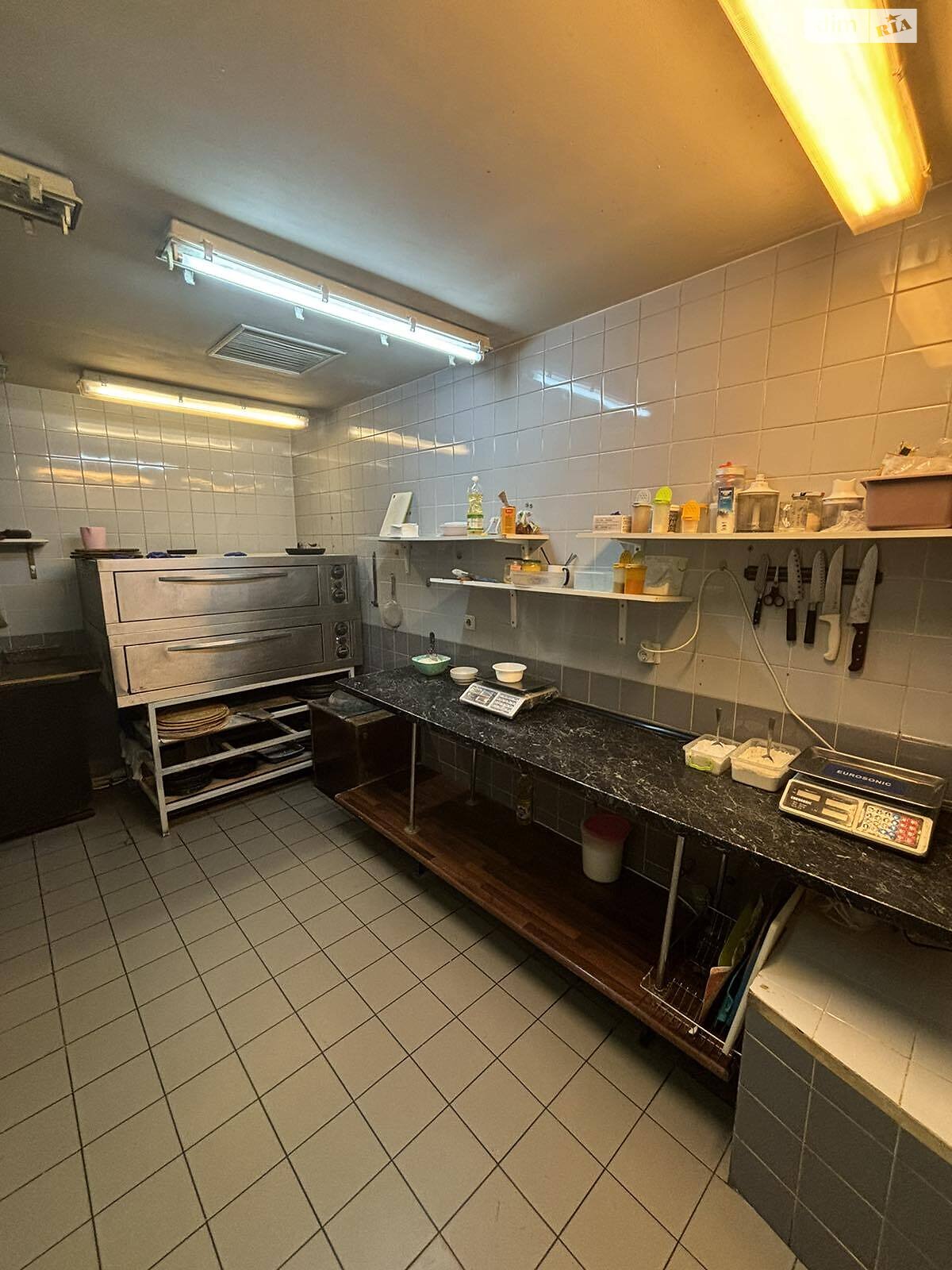 Спеціальне приміщення в Києві, продаж по Степана Бандери проспект 21, район Петрівка, ціна: 7 000 доларів за об’єкт фото 1 Спеціальне приміщення в Києві, продаж по Степана Бандери проспект 21, район Петрівка, ціна: 7 000 доларів за об’єкт фото 1
