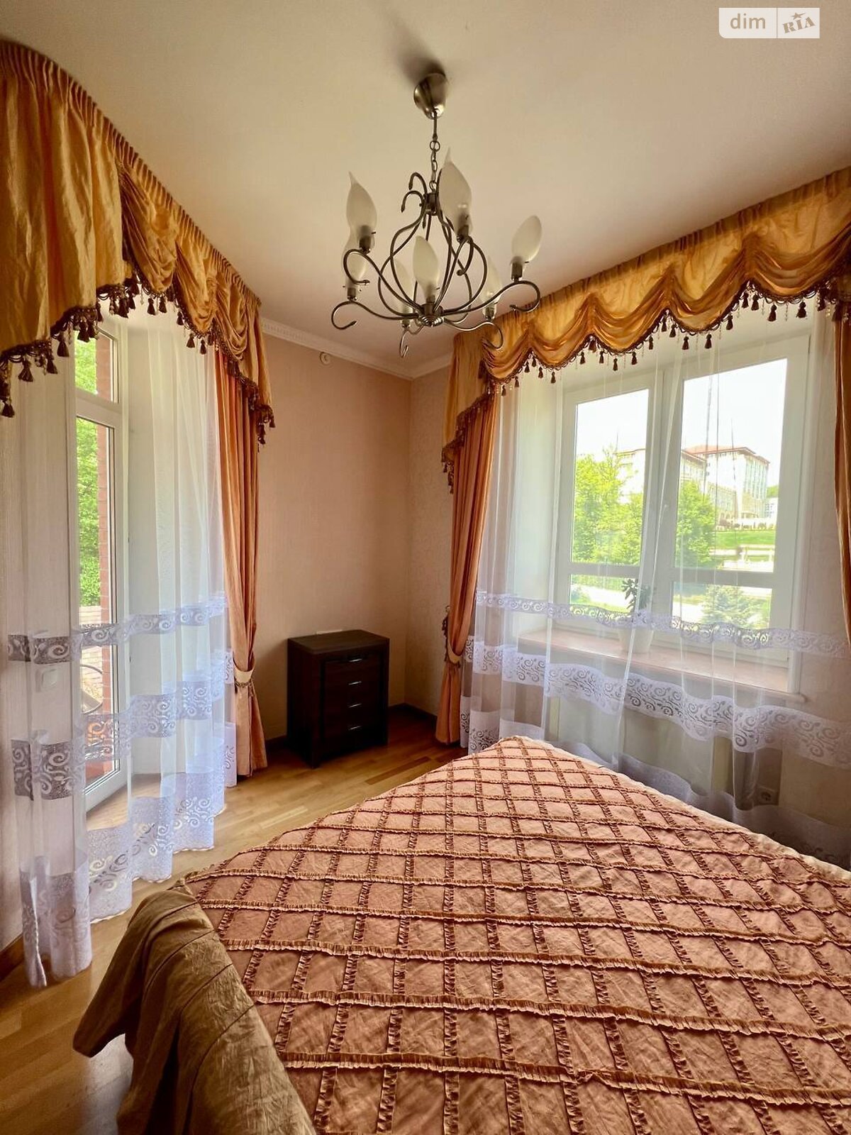 Спеціальне приміщення в Сатанові, Курортна вулиця 19, ціна продажу: 1 800 000 доларів за об’єкт фото 1 Спеціальне приміщення в Сатанові, Курортна вулиця 19, ціна продажу: 1 800 000 доларів за об’єкт фото 1