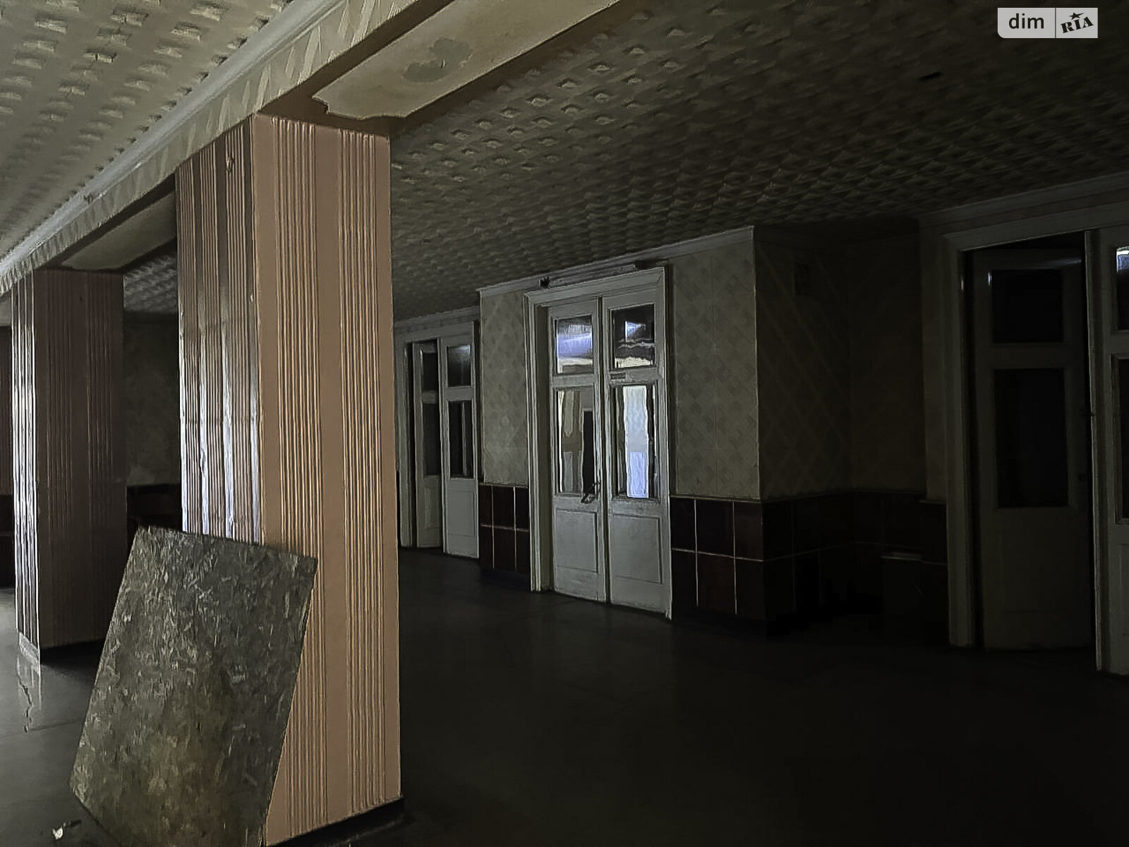 Специальное помещение в Тернополе, продажа по Бандери С. пр., район Центр, цена: 1 800 000 долларов за объект фото 1 Специальное помещение в Тернополе, продажа по Бандери С. пр., район Центр, цена: 1 800 000 долларов за объект фото 1