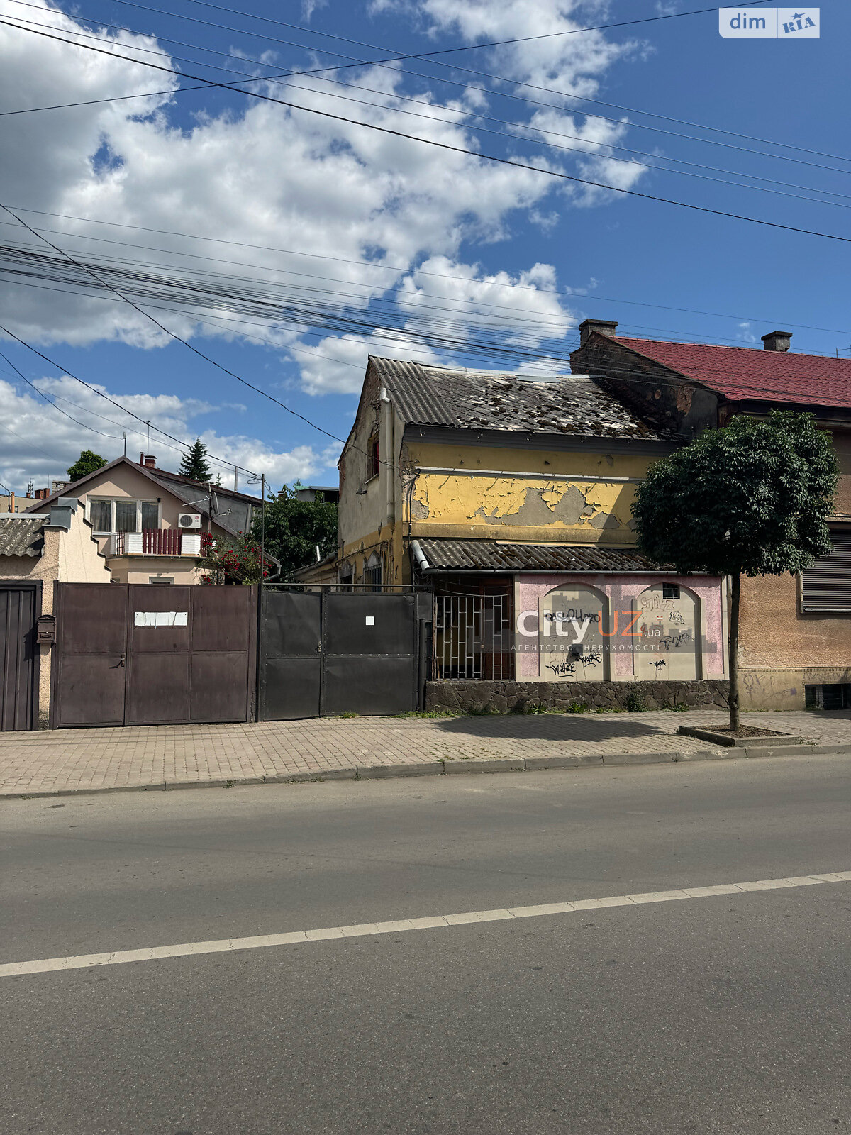 Спеціальне приміщення в Ужгороді, Корятовича площа, ціна продажу: 35 000 доларів за об’єкт фото 1 Спеціальне приміщення в Ужгороді, Корятовича площа, ціна продажу: 35 000 доларів за об’єкт фото 1