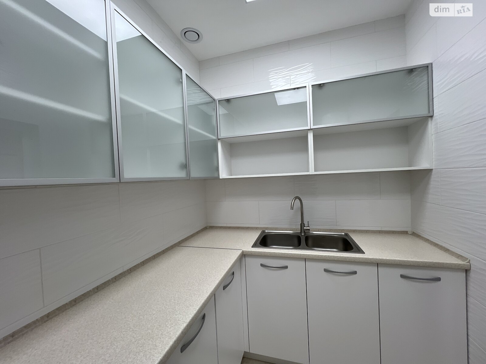 Спеціальне приміщення в Вінниці, продаж по Матроса Кішки вулиця 67, район Свердловський масив, ціна: 1 500 000 доларів за об’єкт фото 1