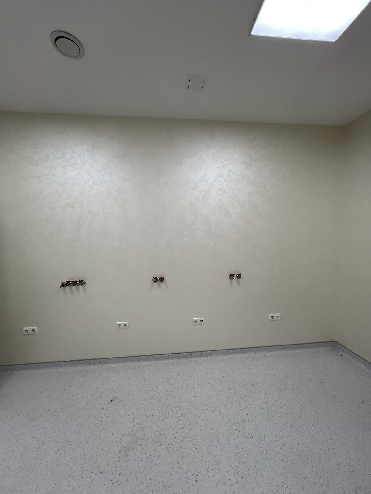 Спеціальне приміщення в Вінниці, продаж по Матроса Кішки вулиця 67, район Свердловський масив, ціна: 1 500 000 доларів за об’єкт фото 1