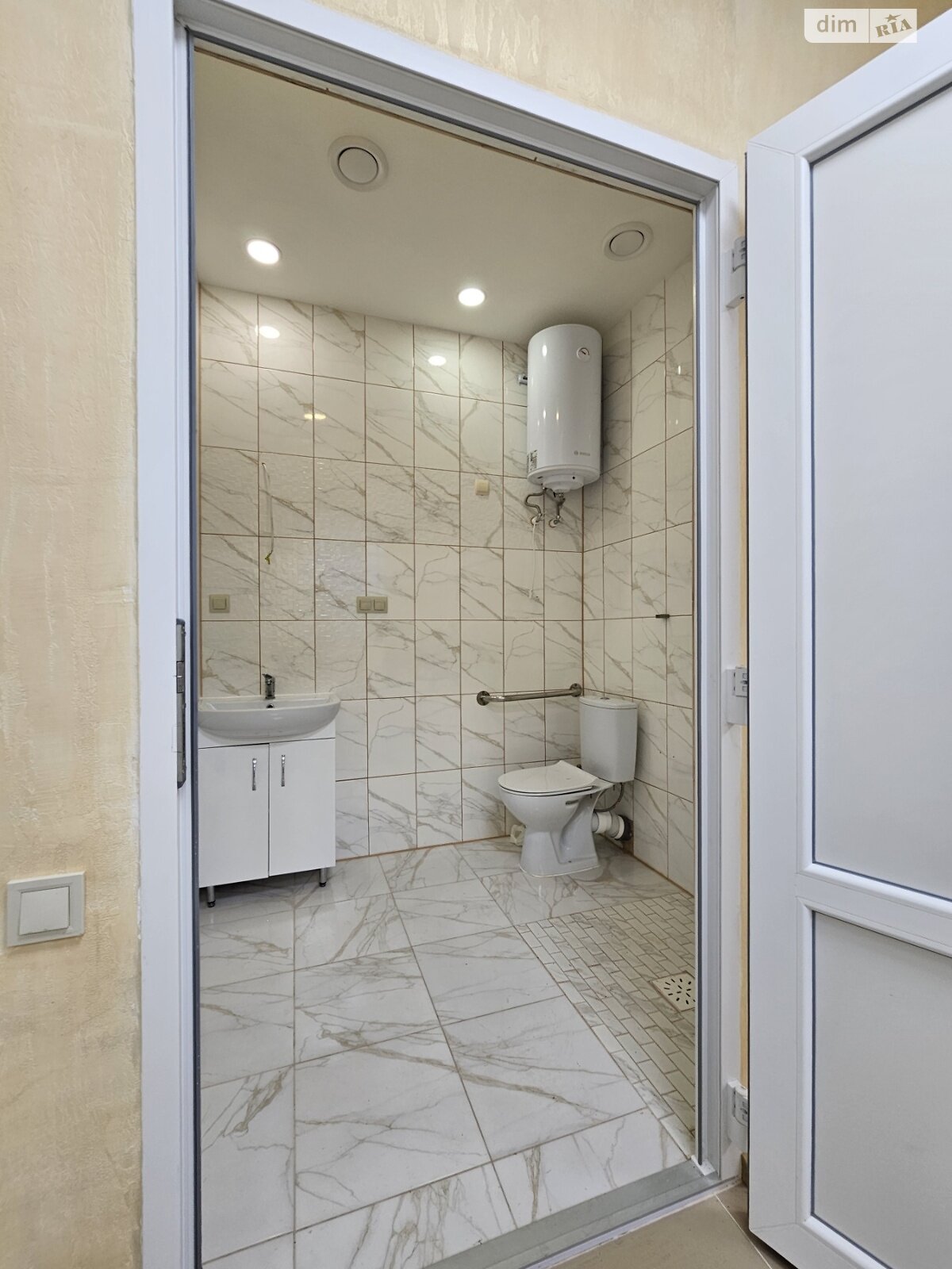 Специальное помещение в Ворзеле, Курортная улица 25А, цена продажи: 44 900 долларов за объект фото 1 Специальное помещение в Ворзеле, Курортная улица 25А, цена продажи: 44 900 долларов за объект фото 1