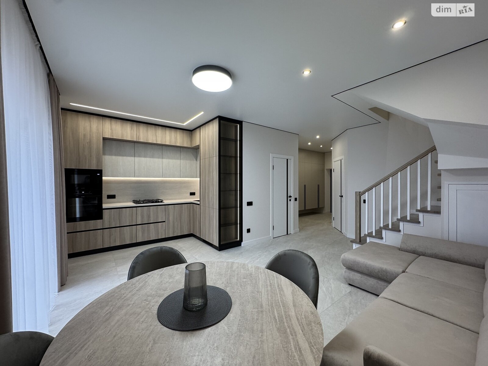 двухэтажный таунхаус, 100 кв. м, кирпич. Продажа в Агрономичном фото 1