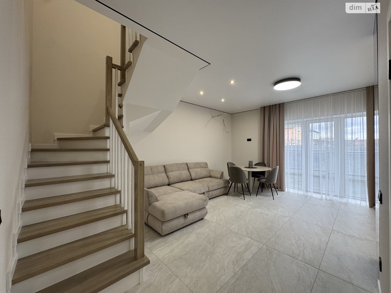 двухэтажный таунхаус, 100 кв. м, кирпич. Продажа в Агрономичном фото 1