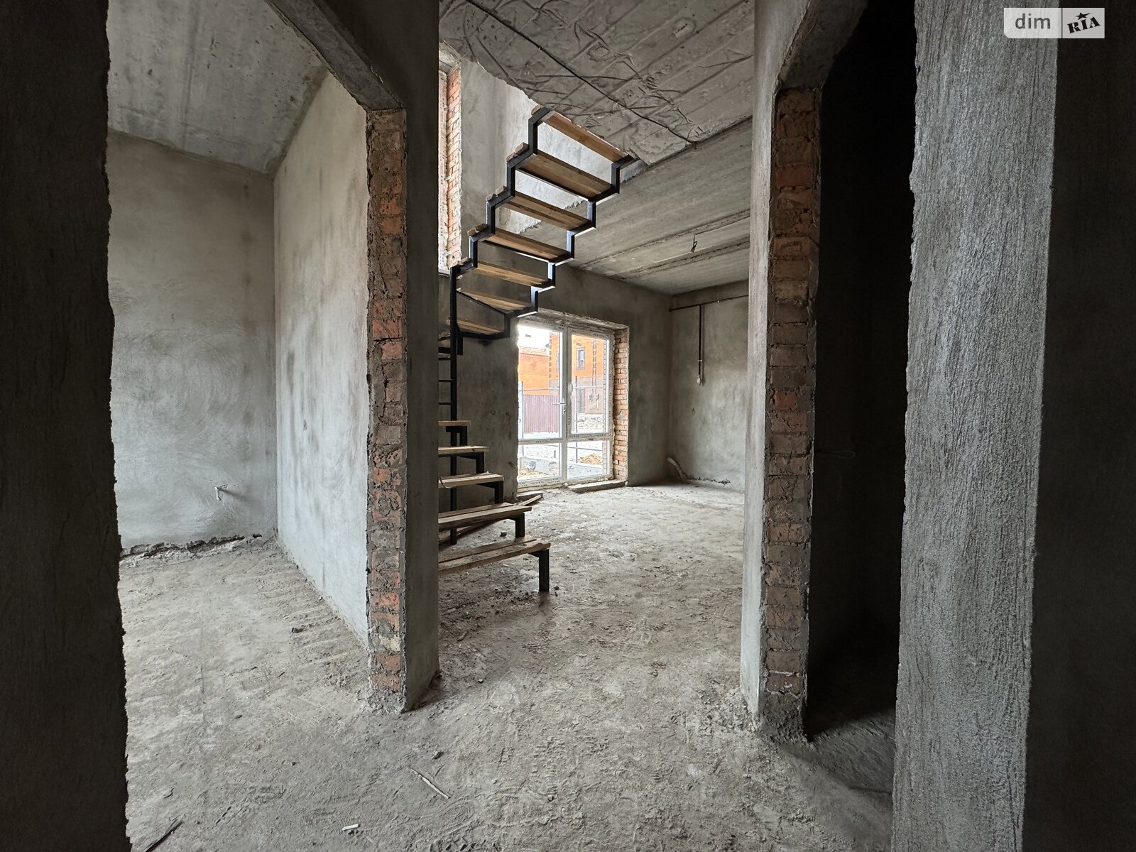 двухэтажный таунхаус, 1.3 кв. м, кирпич. Продажа в Агрономичном фото 1