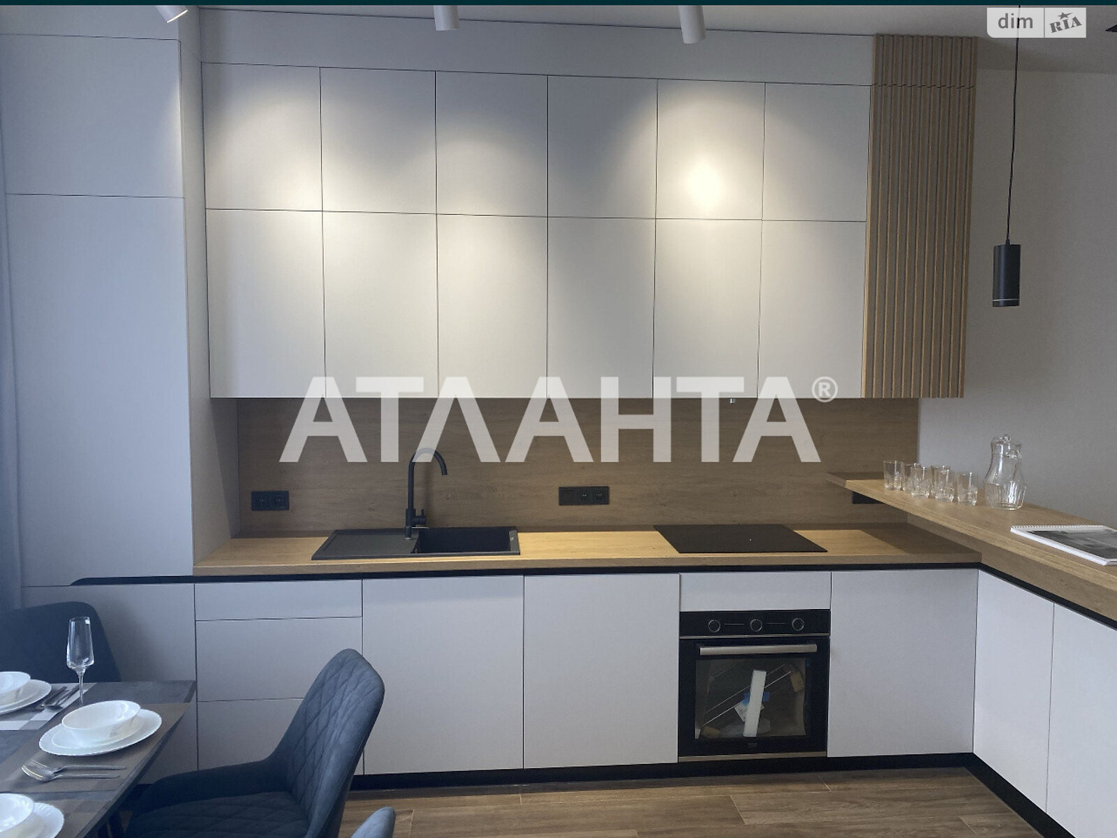 трехэтажный таунхаус, 135 кв. м, газобетон. Продажа в Авангарде фото 1 трехэтажный таунхаус, 135 кв. м, газобетон. Продажа в Авангарде фото 1