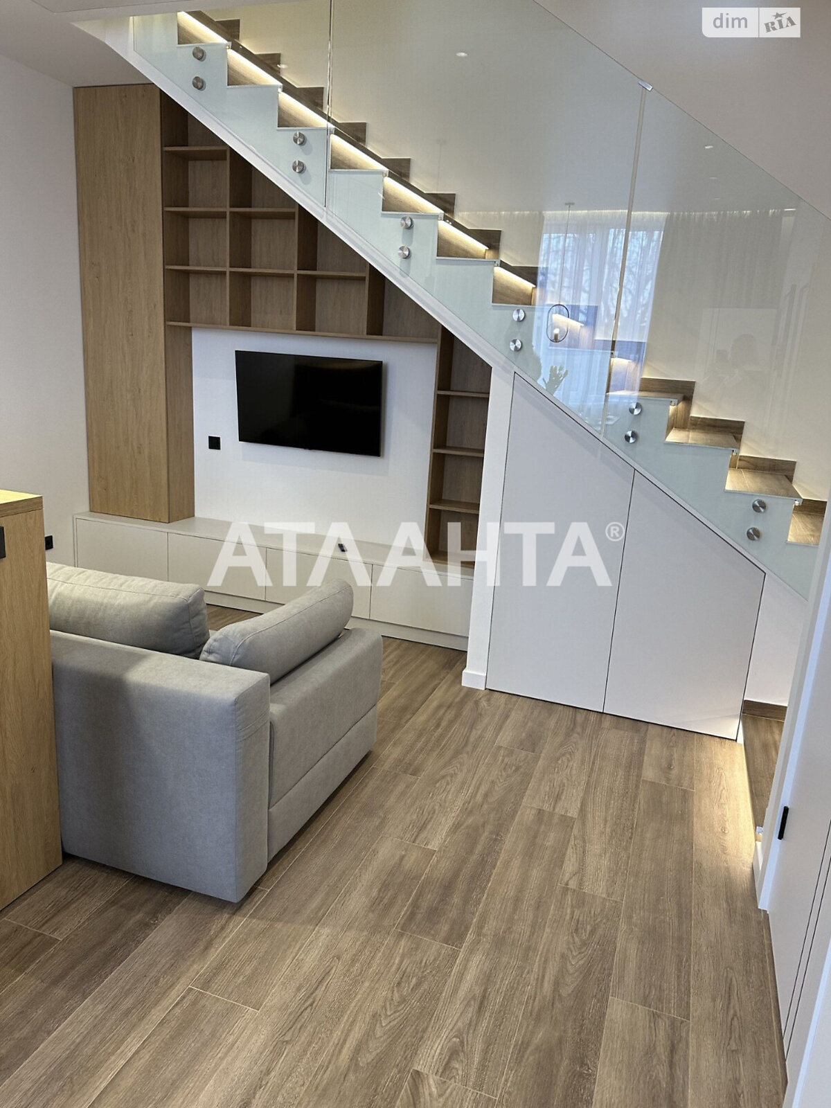 трехэтажный таунхаус, 135 кв. м, газобетон. Продажа в Авангарде фото 1 трехэтажный таунхаус, 135 кв. м, газобетон. Продажа в Авангарде фото 1
