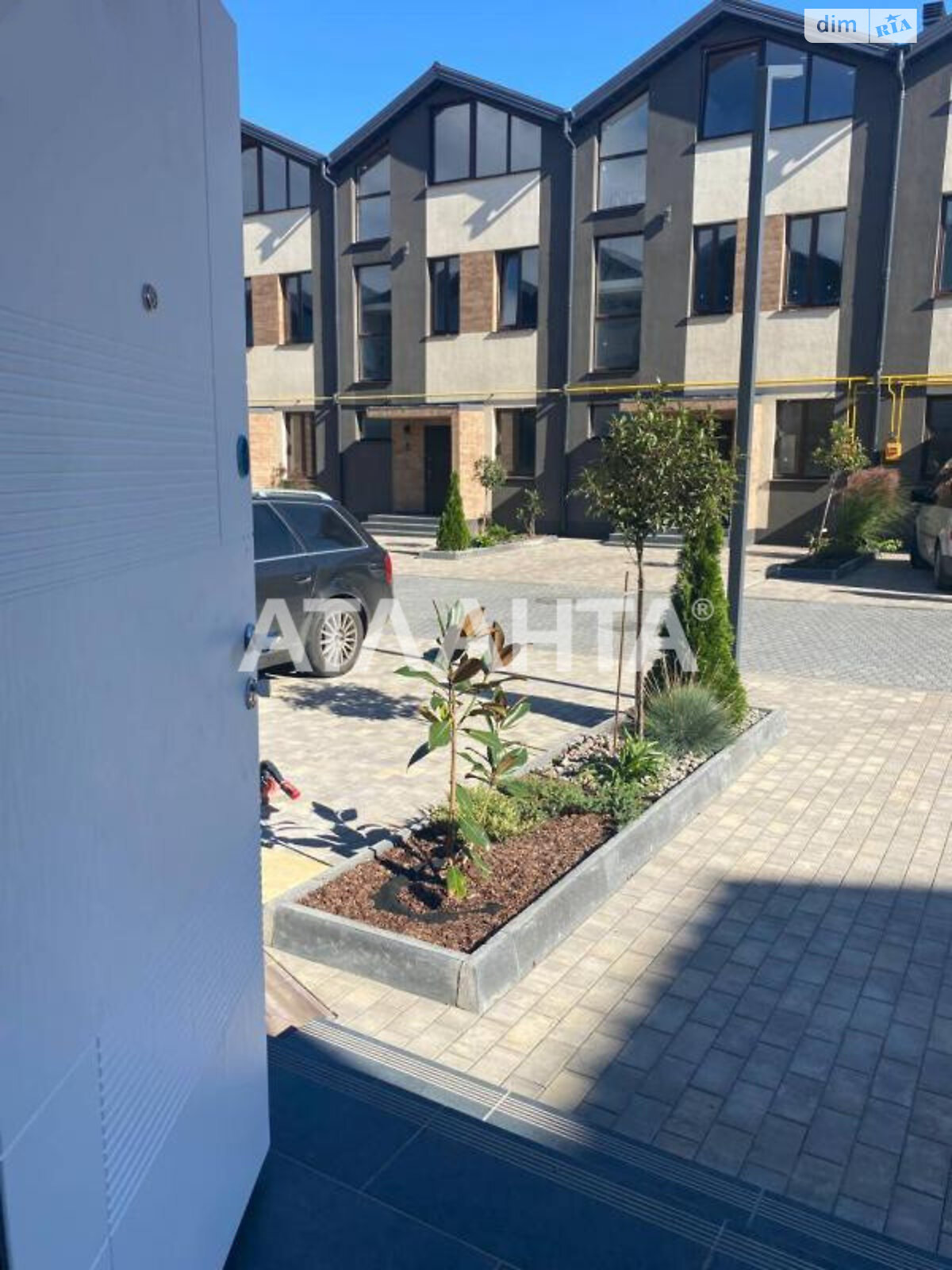 трехэтажный таунхаус, 135 кв. м, газобетон. Продажа в Авангарде фото 1 трехэтажный таунхаус, 135 кв. м, газобетон. Продажа в Авангарде фото 1