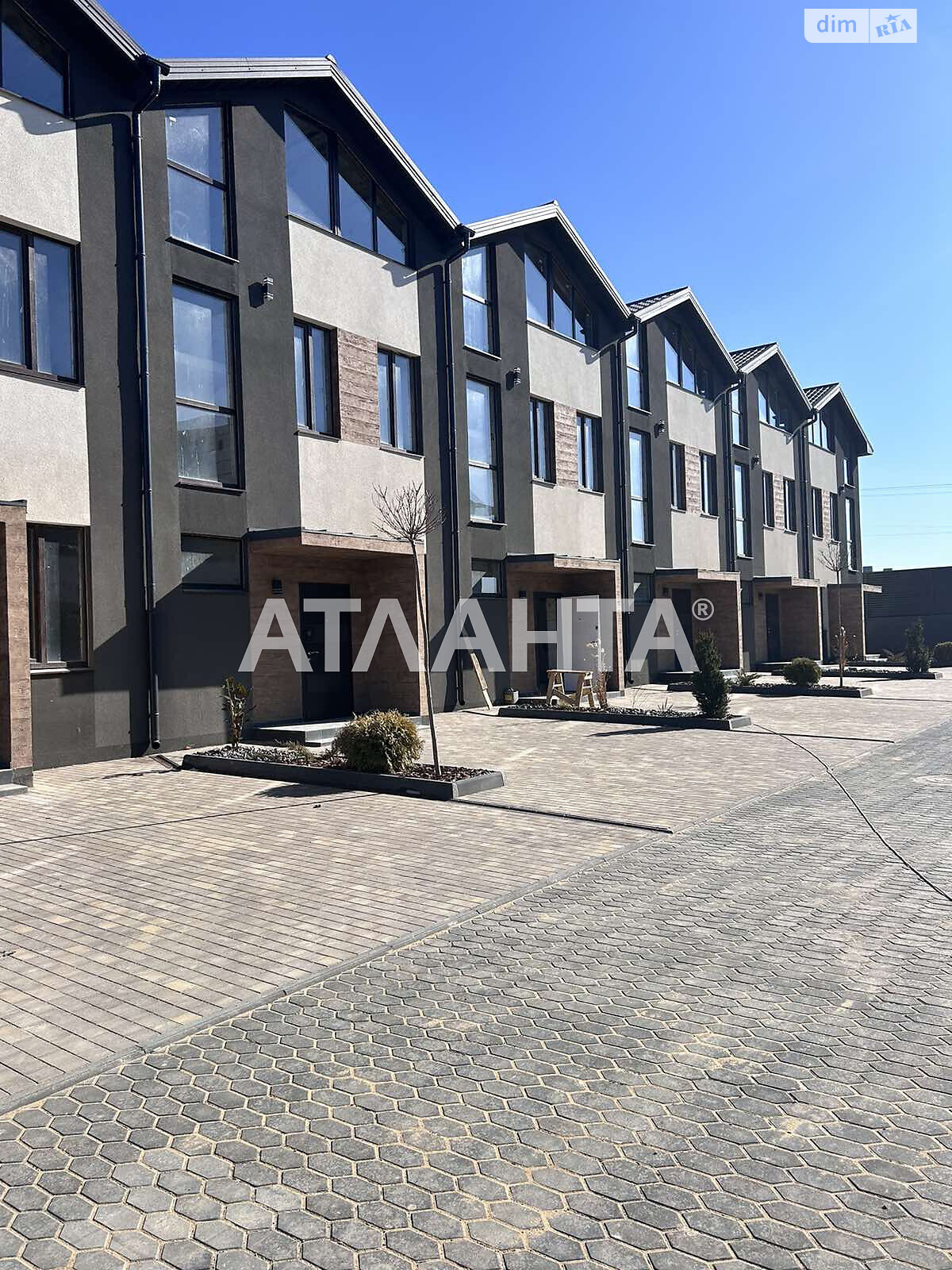 трехэтажный таунхаус, 135 кв. м, газобетон. Продажа в Авангарде фото 1 трехэтажный таунхаус, 135 кв. м, газобетон. Продажа в Авангарде фото 1