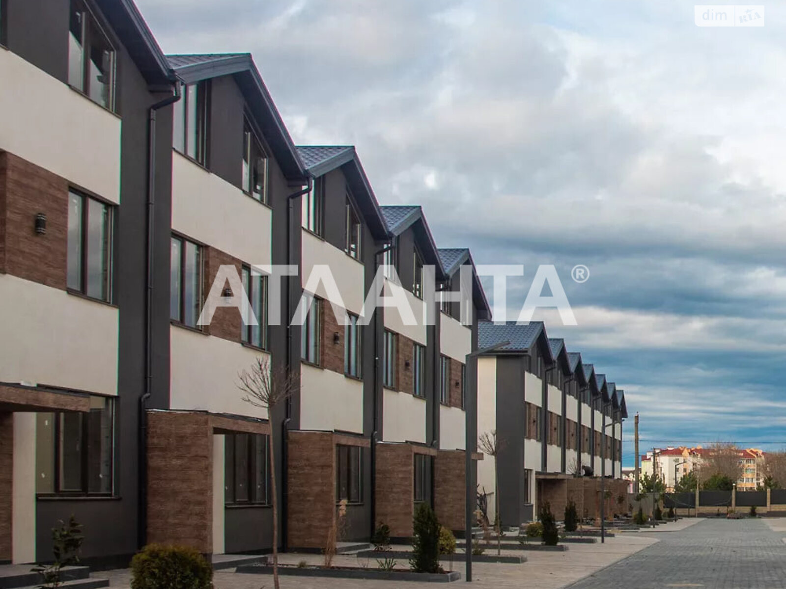 трехэтажный таунхаус, 135 кв. м, газобетон. Продажа в Авангарде фото 1 трехэтажный таунхаус, 135 кв. м, газобетон. Продажа в Авангарде фото 1