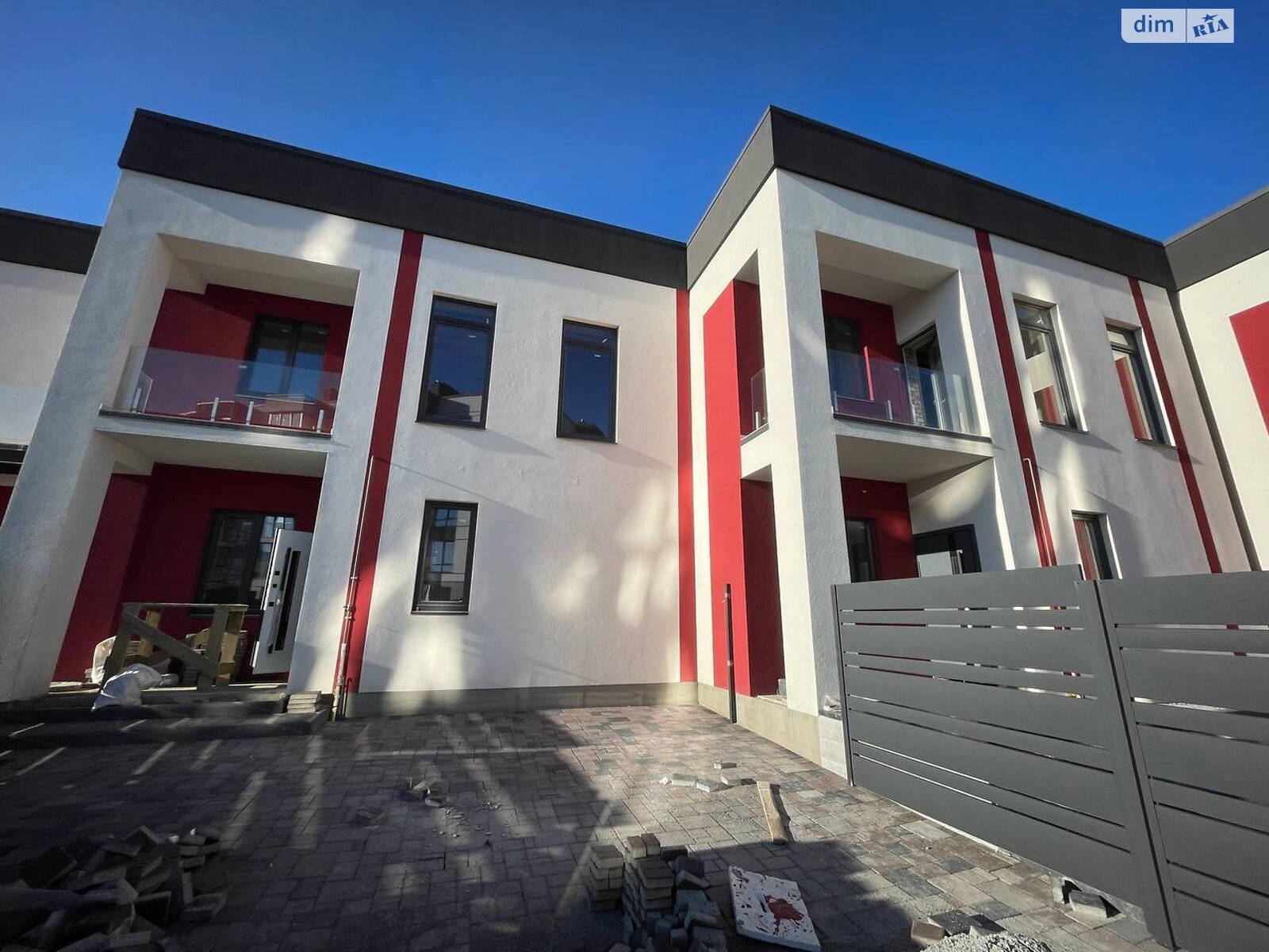 двухэтажный таунхаус, 95 кв. м, кирпич. Продажа в Бармаках фото 1 двухэтажный таунхаус, 95 кв. м, кирпич. Продажа в Бармаках фото 1