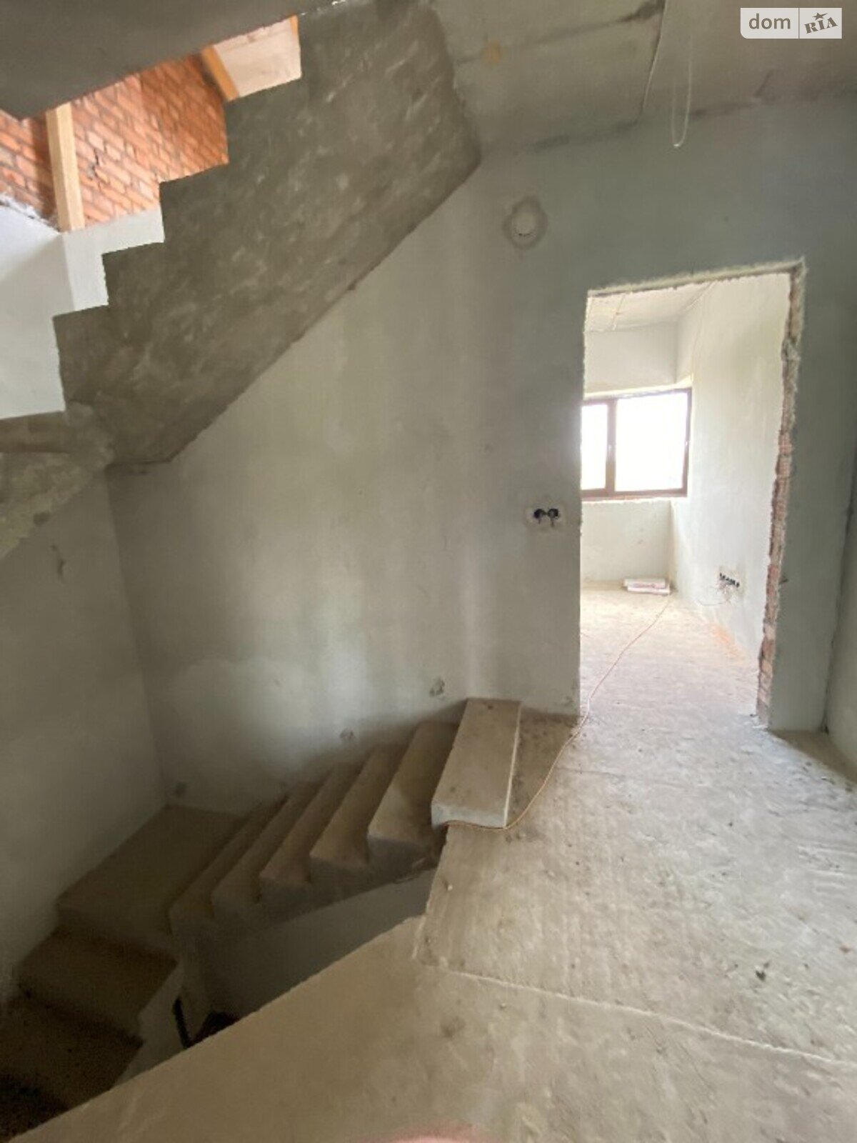 двоповерховий таунхаус з мансардним поверхом, 130.7 кв. м, цегла. Продаж у Басівці фото 1 двоповерховий таунхаус з мансардним поверхом, 130.7 кв. м, цегла. Продаж у Басівці фото 1