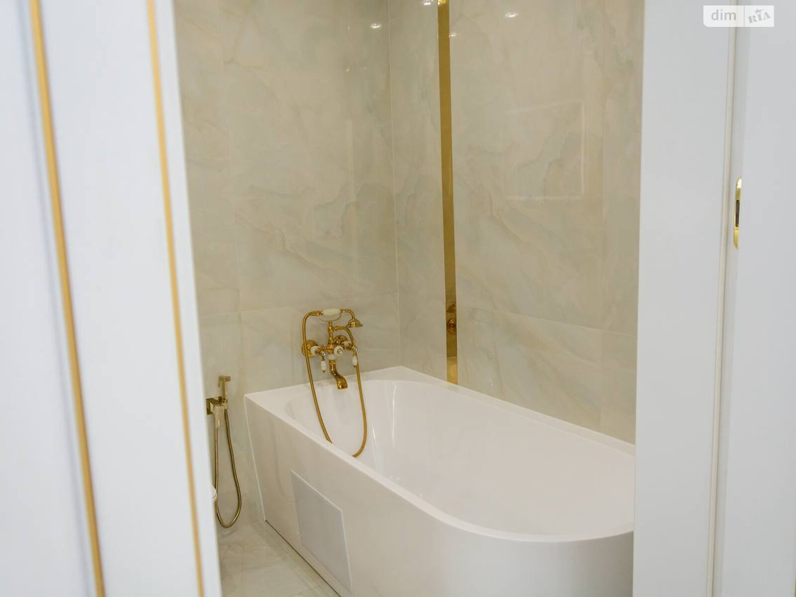 двоповерховий таунхаус, 147 кв. м, цегла. Продаж у Байківці фото 1 двоповерховий таунхаус, 147 кв. м, цегла. Продаж у Байківці фото 1