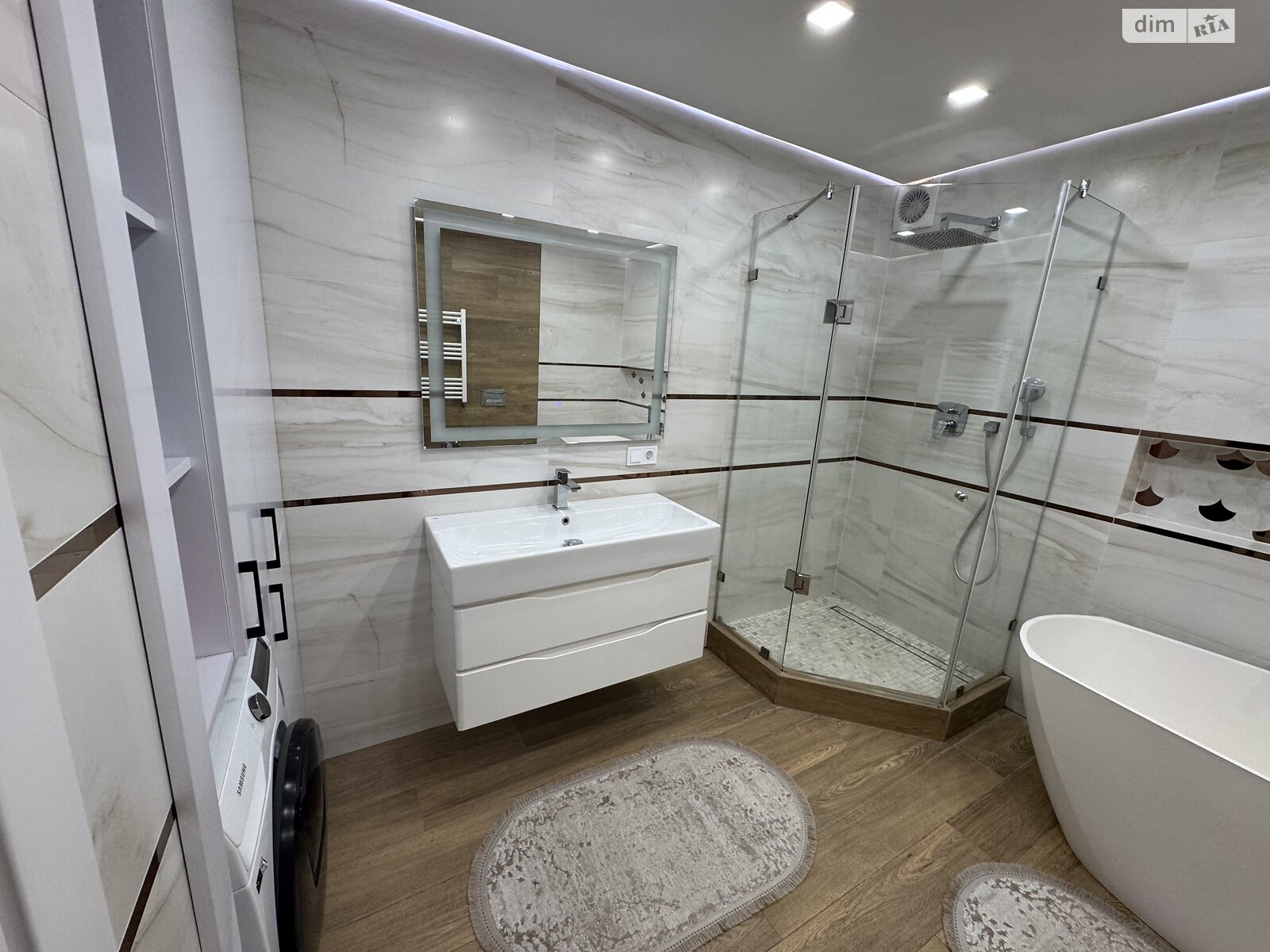 триповерховий таунхаус, 224 кв. м, кирпич. Продаж у Байківці фото 1 триповерховий таунхаус, 224 кв. м, кирпич. Продаж у Байківці фото 1