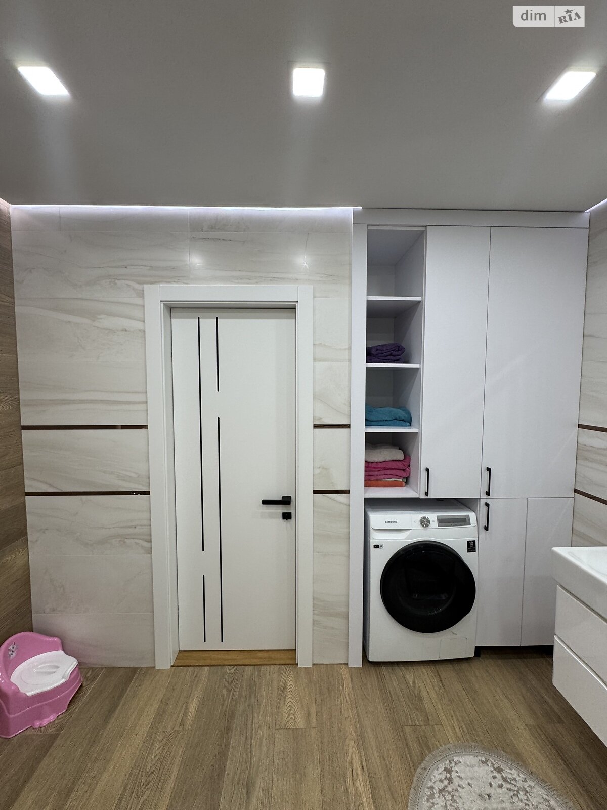 триповерховий таунхаус, 224 кв. м, кирпич. Продаж у Байківці фото 1 триповерховий таунхаус, 224 кв. м, кирпич. Продаж у Байківці фото 1