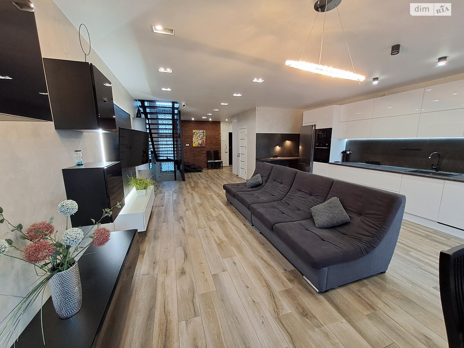 двухэтажный таунхаус, 157 кв. м, кирпич. Продажа в Байковцах фото 1