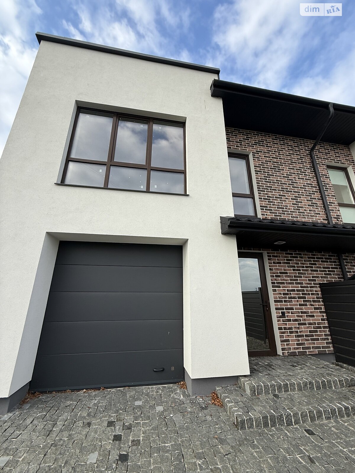 двоповерховий таунхаус, 130 кв. м, цегла. Продаж у Байківці фото 1 двоповерховий таунхаус, 130 кв. м, цегла. Продаж у Байківці фото 1