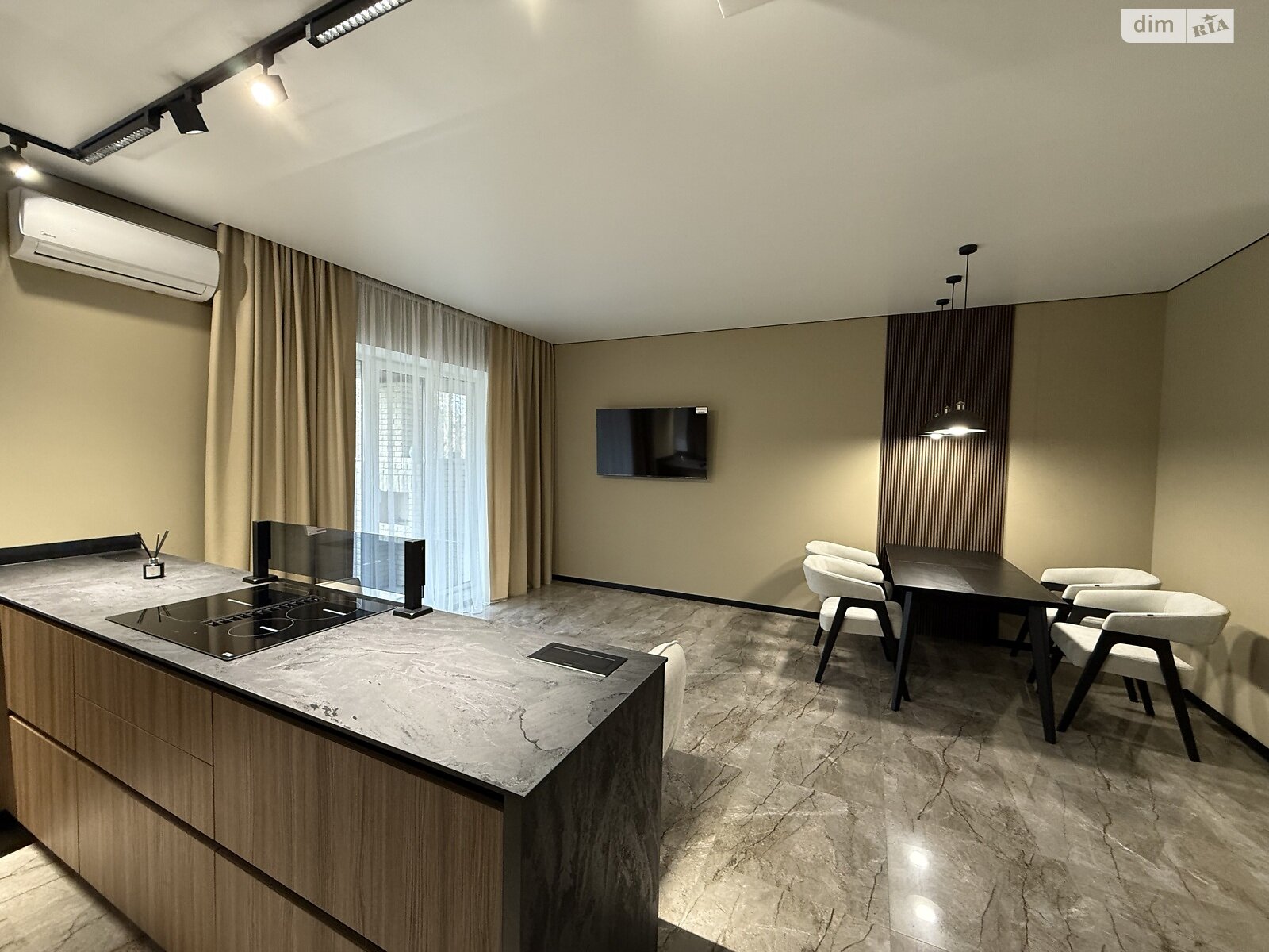 двухэтажный таунхаус, 140 кв. м, кирпич. Продажа в Байковцах фото 1